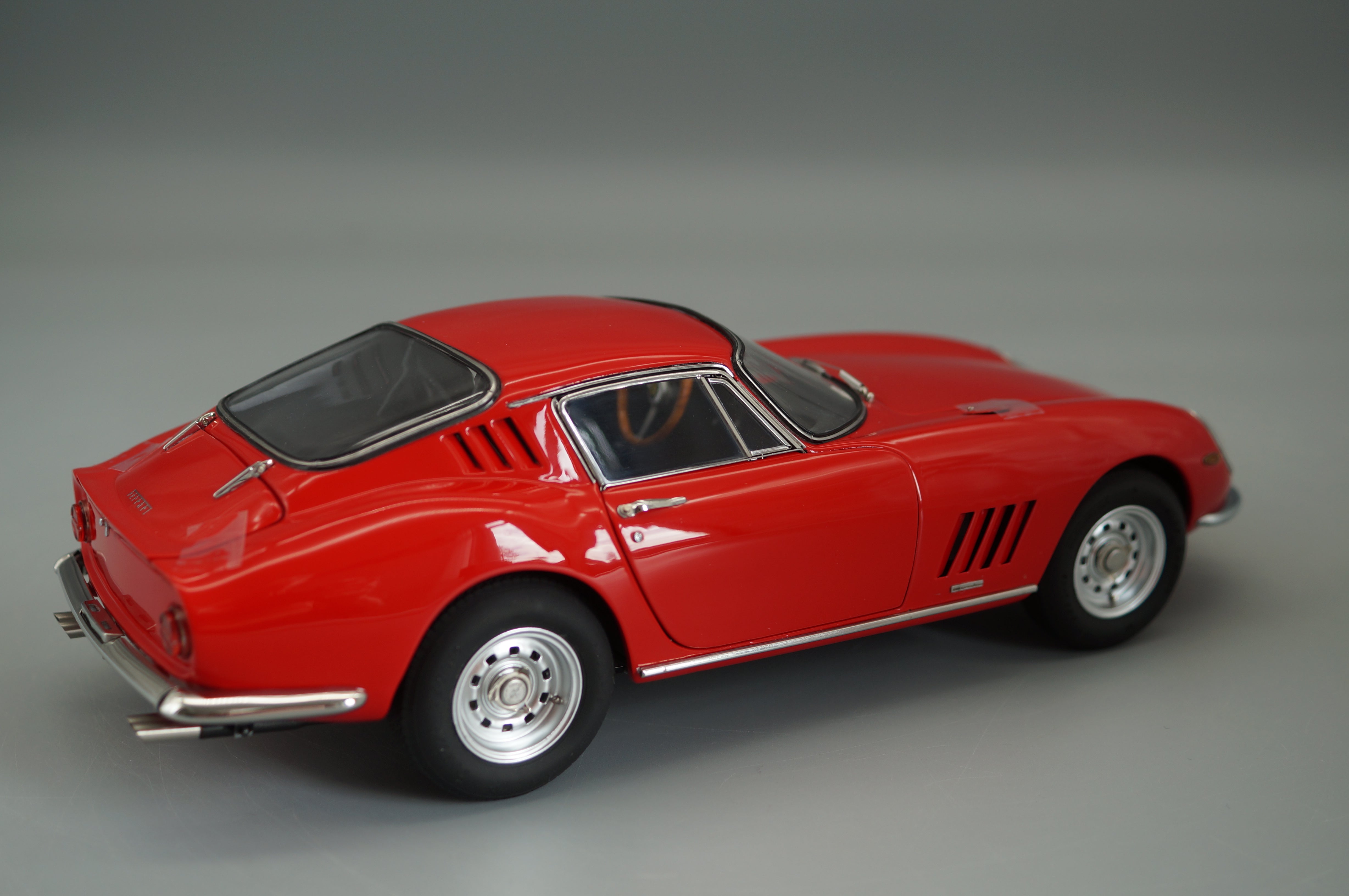 1/18 Ferrari 275 GTB/C RED von 1966 #3654 CMC M-210 -pre-owned