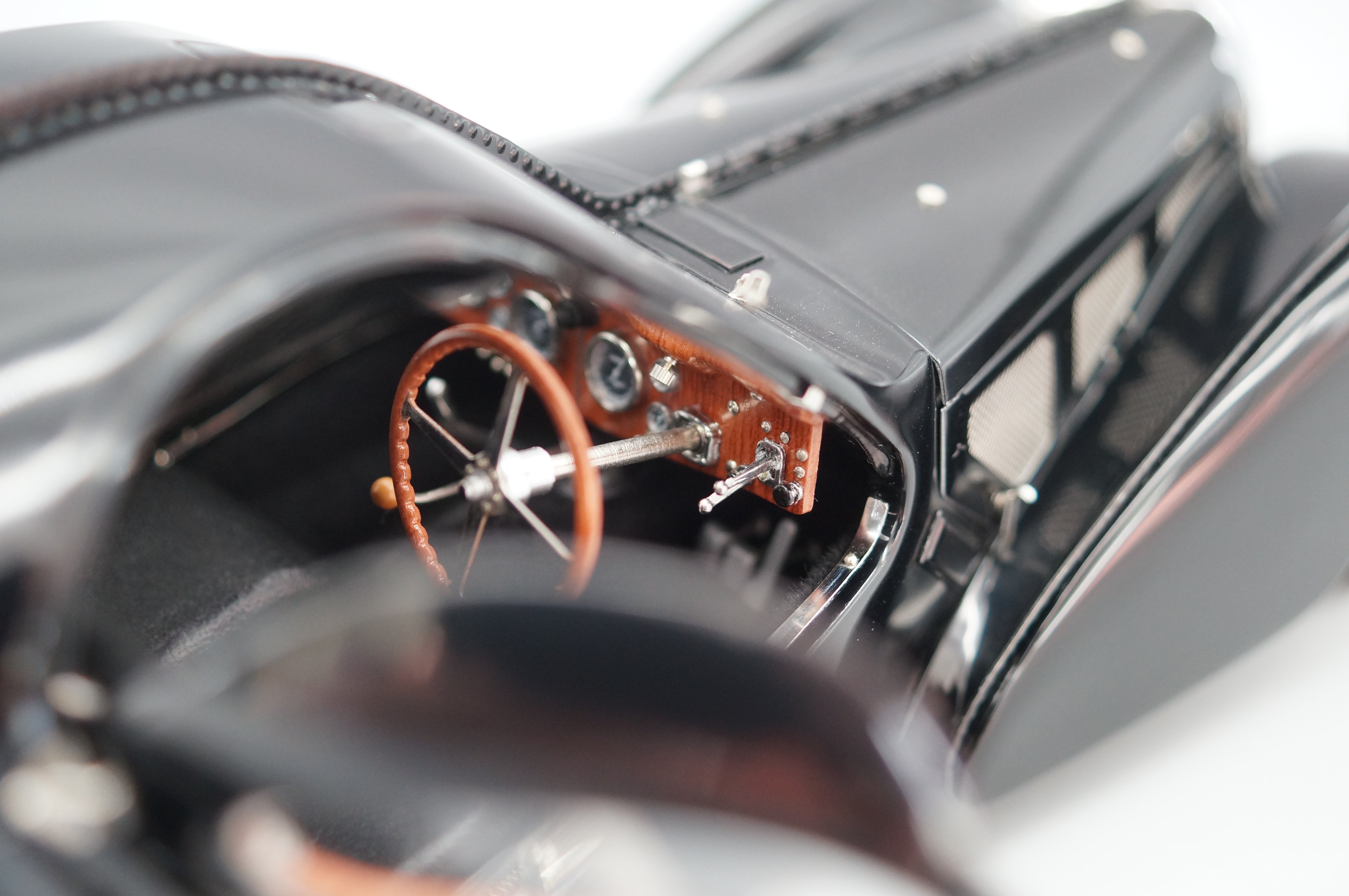 1/18 Bugatti Type 57 SC Atlantic 1938 (black) CMC M-085 #2500 -pre-owned-
