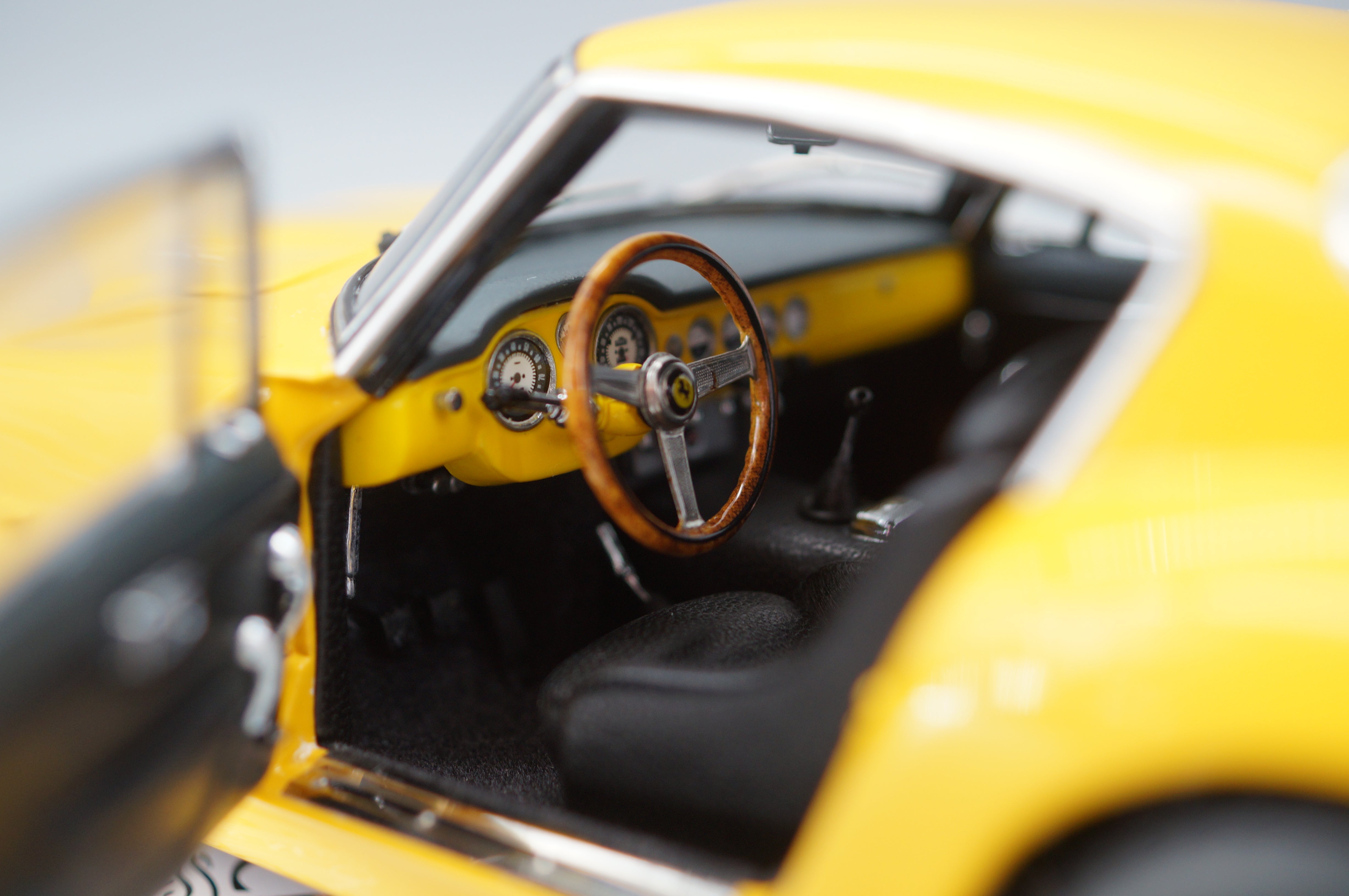 1/18 Ferrari 250 GT Berlinetta passo corto GELB #3216 CMC M-054 -pre-owned