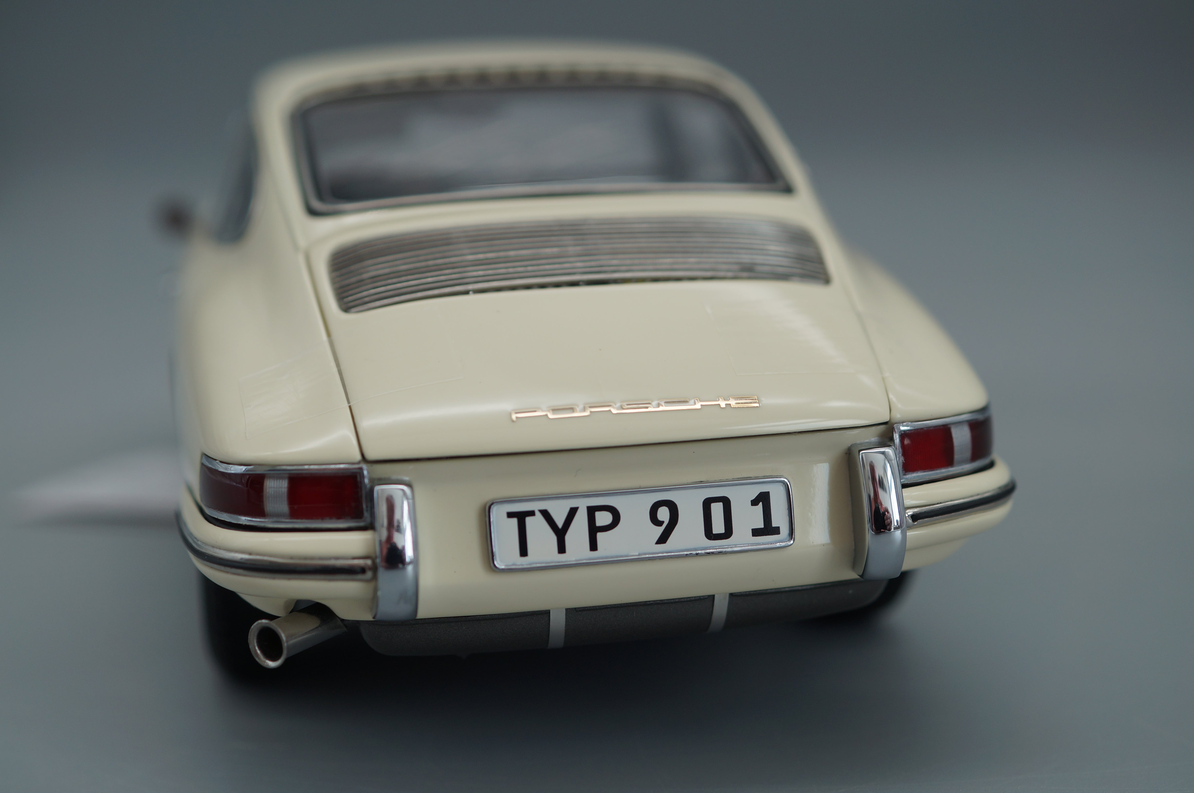 1/18 Porsche 901 Coupe Beige #1150 CMC M-067C -pre-owned