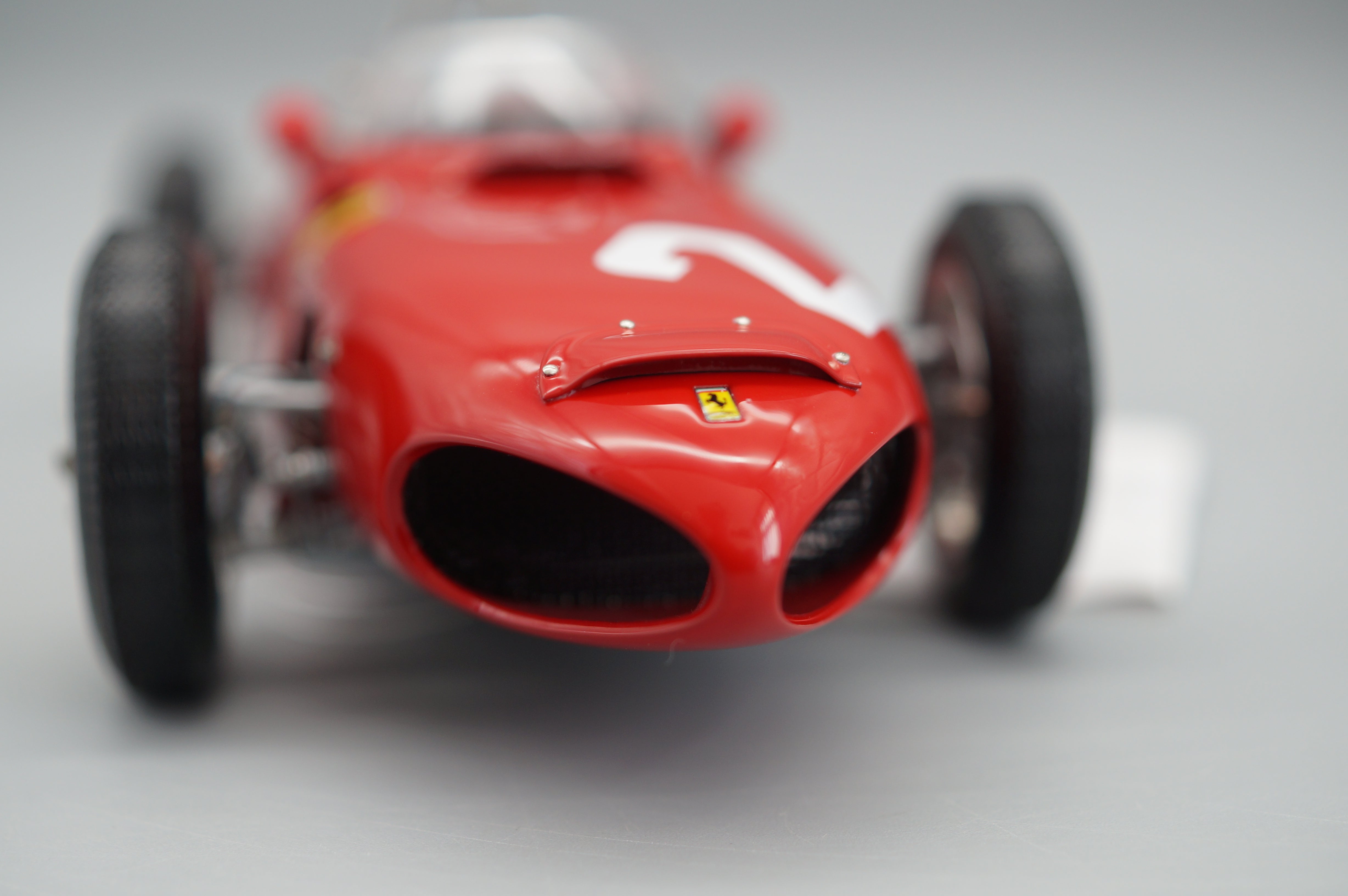1/18 Ferrari 156 F1 'Sharknose' #2 Phil Hill Monza #3359/6000 CMC M-068 -pre-owned