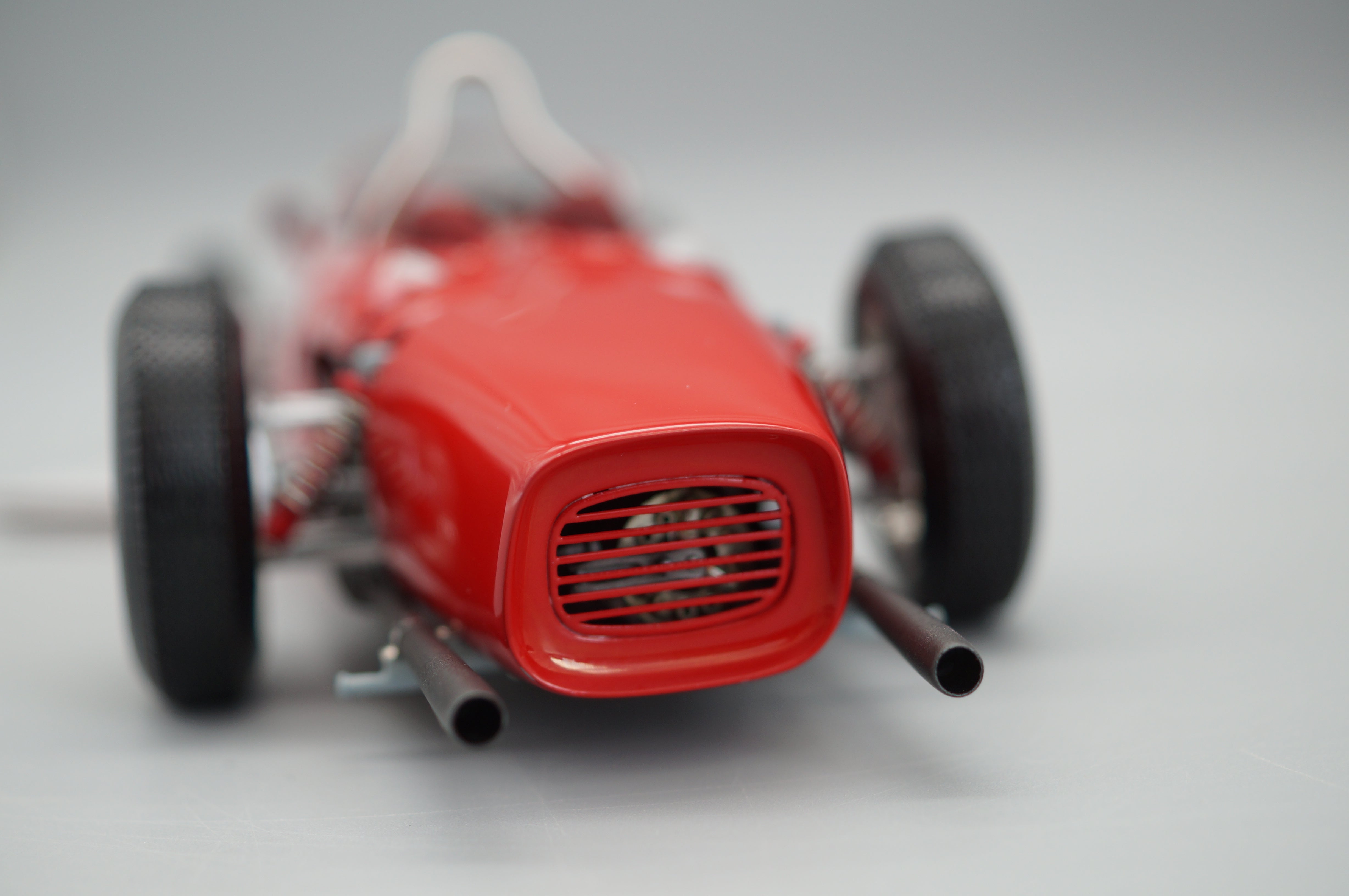 1/18 Ferrari 156 F1 'Sharknose' #2 Phil Hill Monza #3359/6000 CMC M-068 -pre-owned