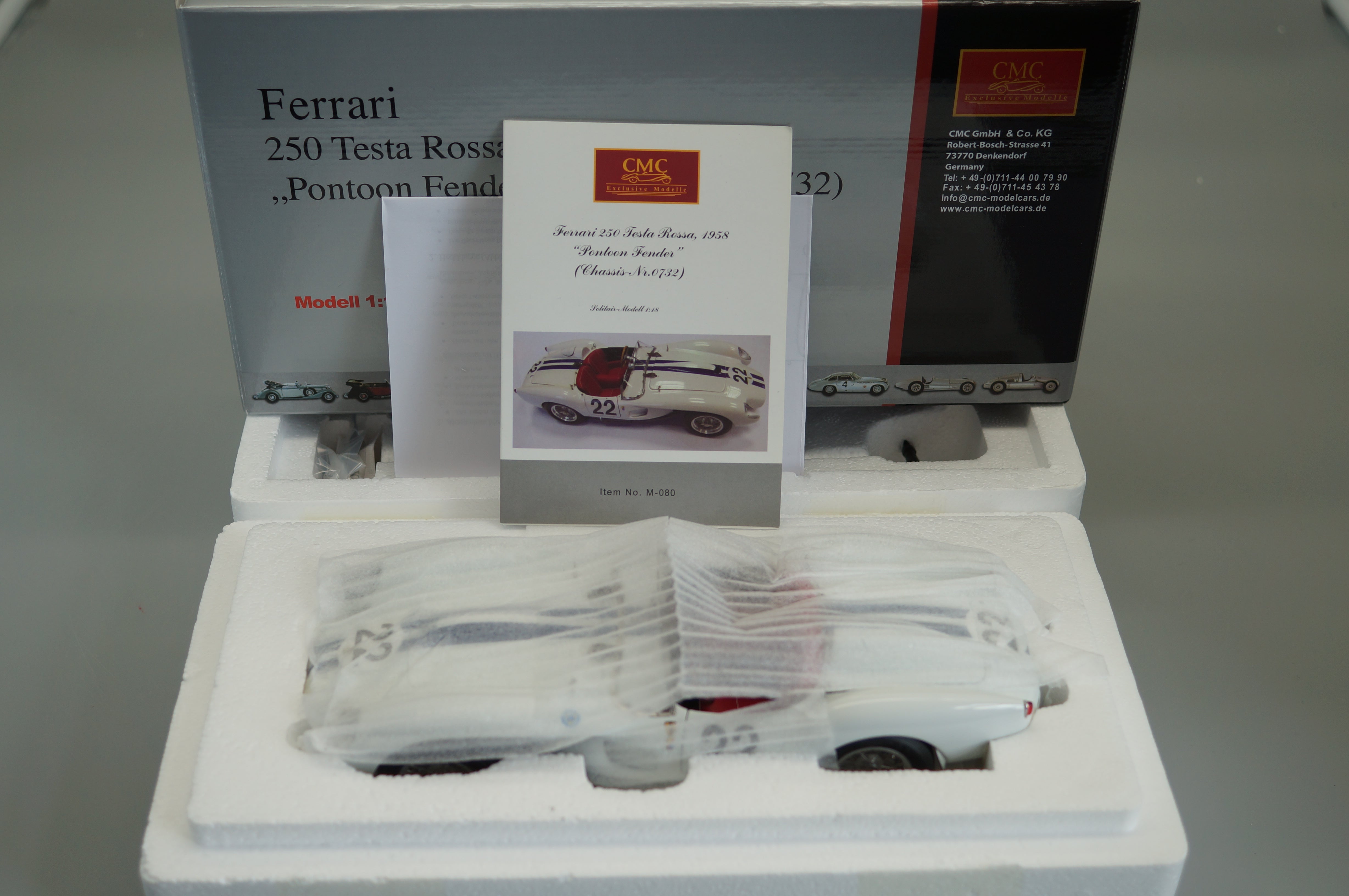 1/18 Ferrari 250 Testa Rossa #22 Pontoon Fender #2416/3000 CMC M-080 -pre-owned