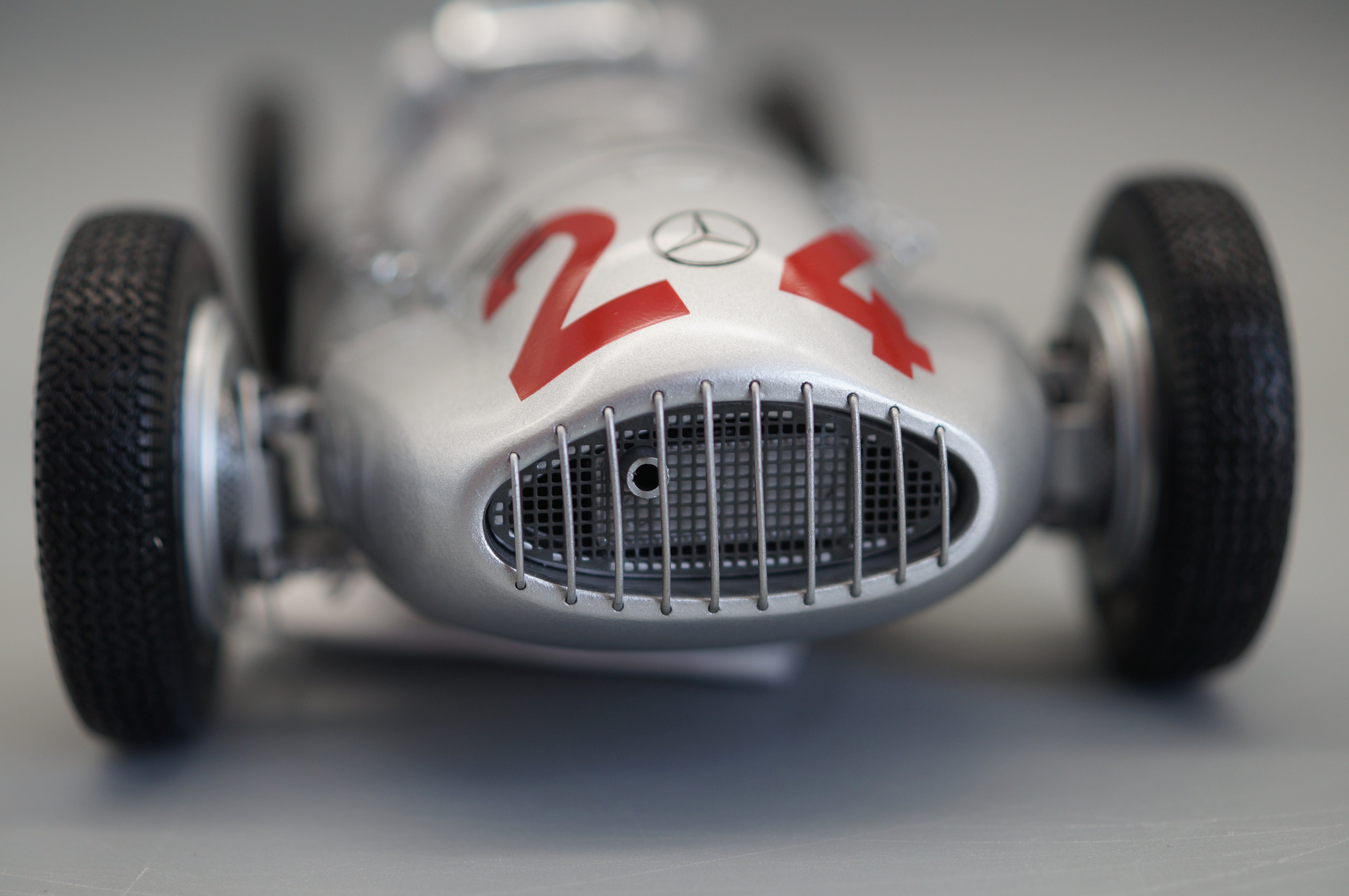 1/18 Mercedes-Benz W165 #24 Tripoli #0998/5000 CMC M-074 - pre-owned
