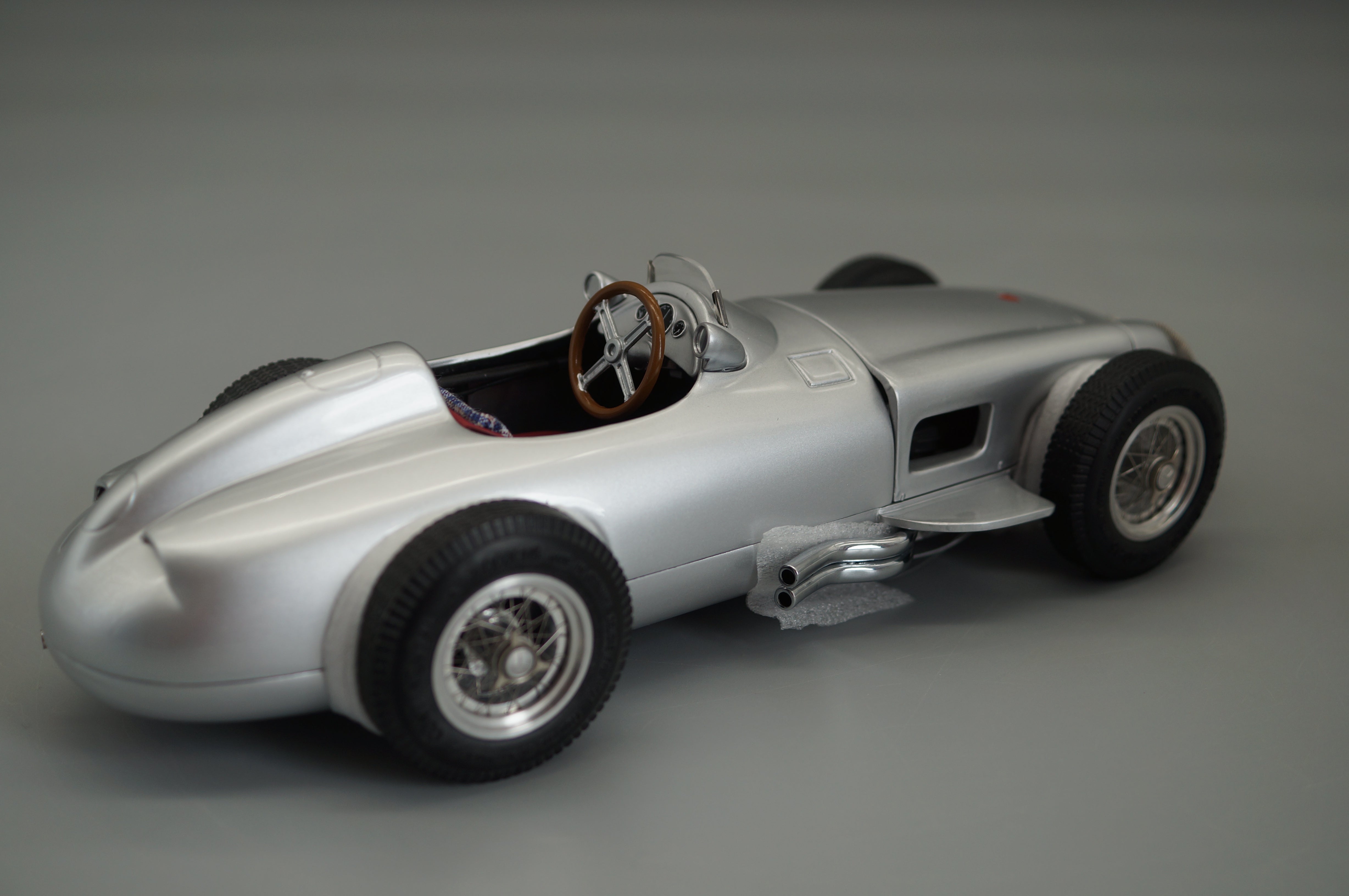 1/18 Mercedes-Benz W196 Monoposto #16686 CMC M-006 -pre-owned