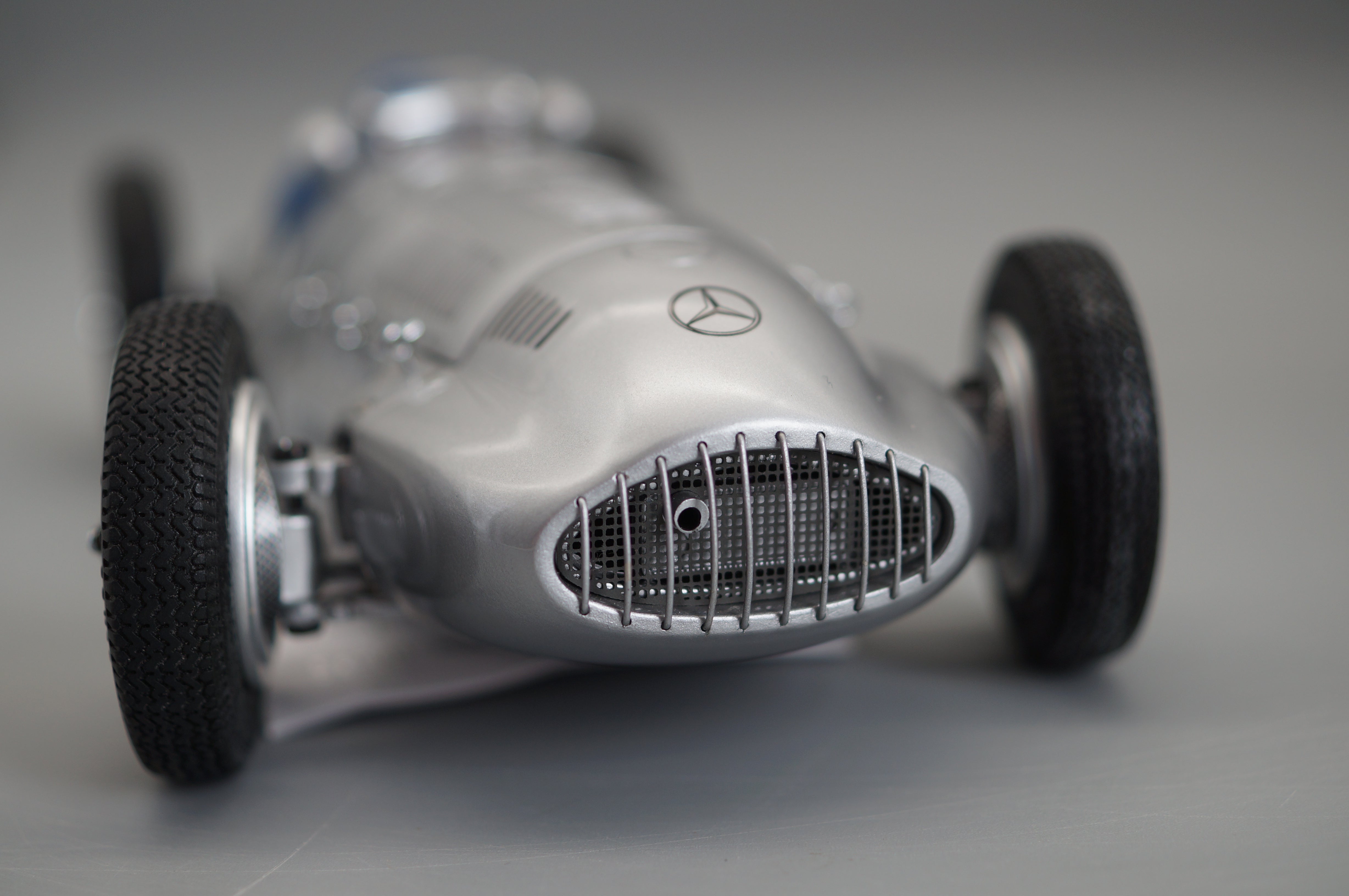 1/18 Mercedes-Benz W165 Winner of Tripoli 1939 #7185 CMC M-018 -pre-owned