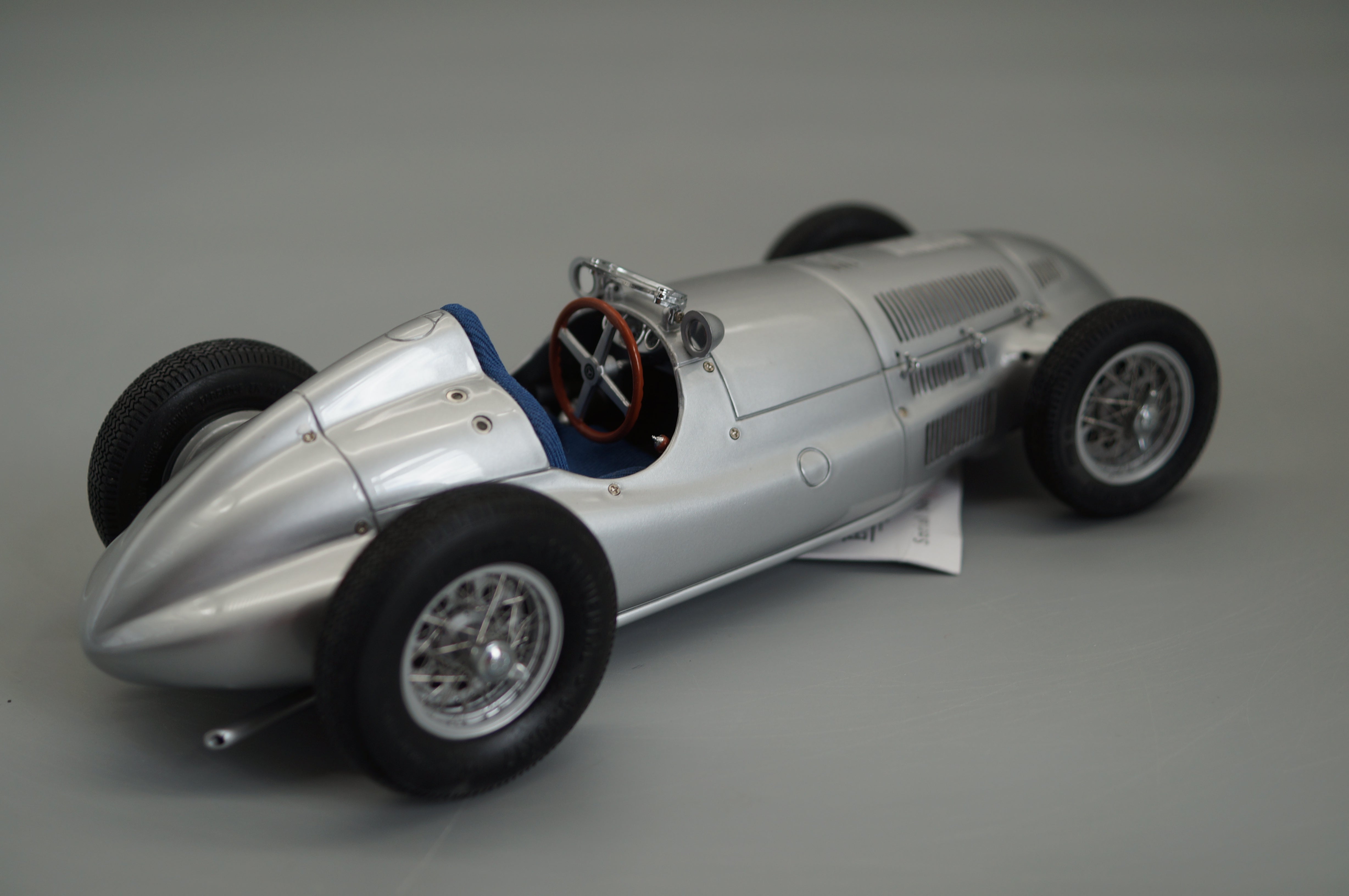 1/18 Mercedes-Benz W165 Winner of Tripoli 1939 #7185 CMC M-018 -pre-owned