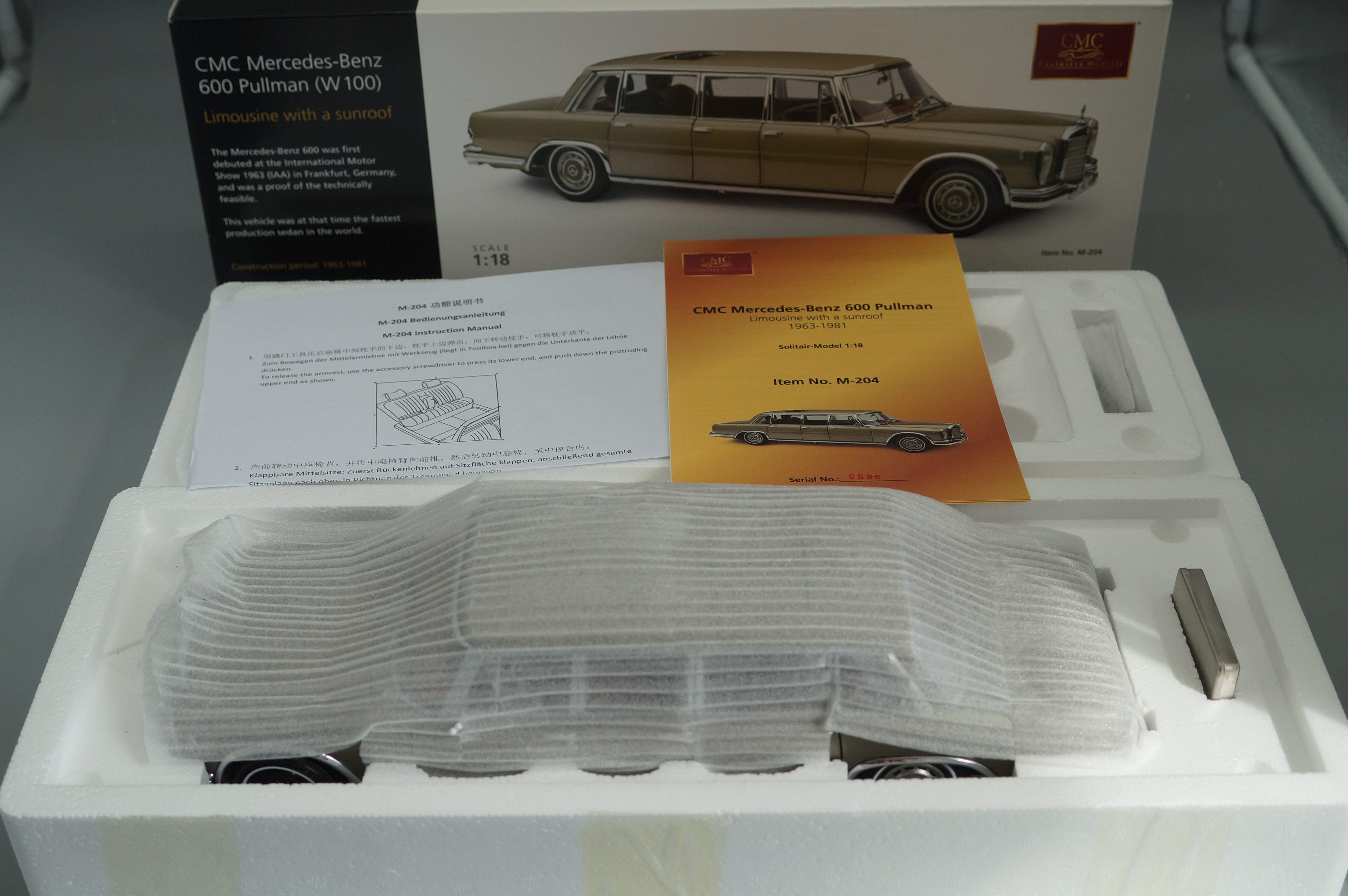 1/18 CMC Mercedes-Benz 600 Pullman (W100) Limousine mit Schiebedach #586 CMC M-204 -pre-owned