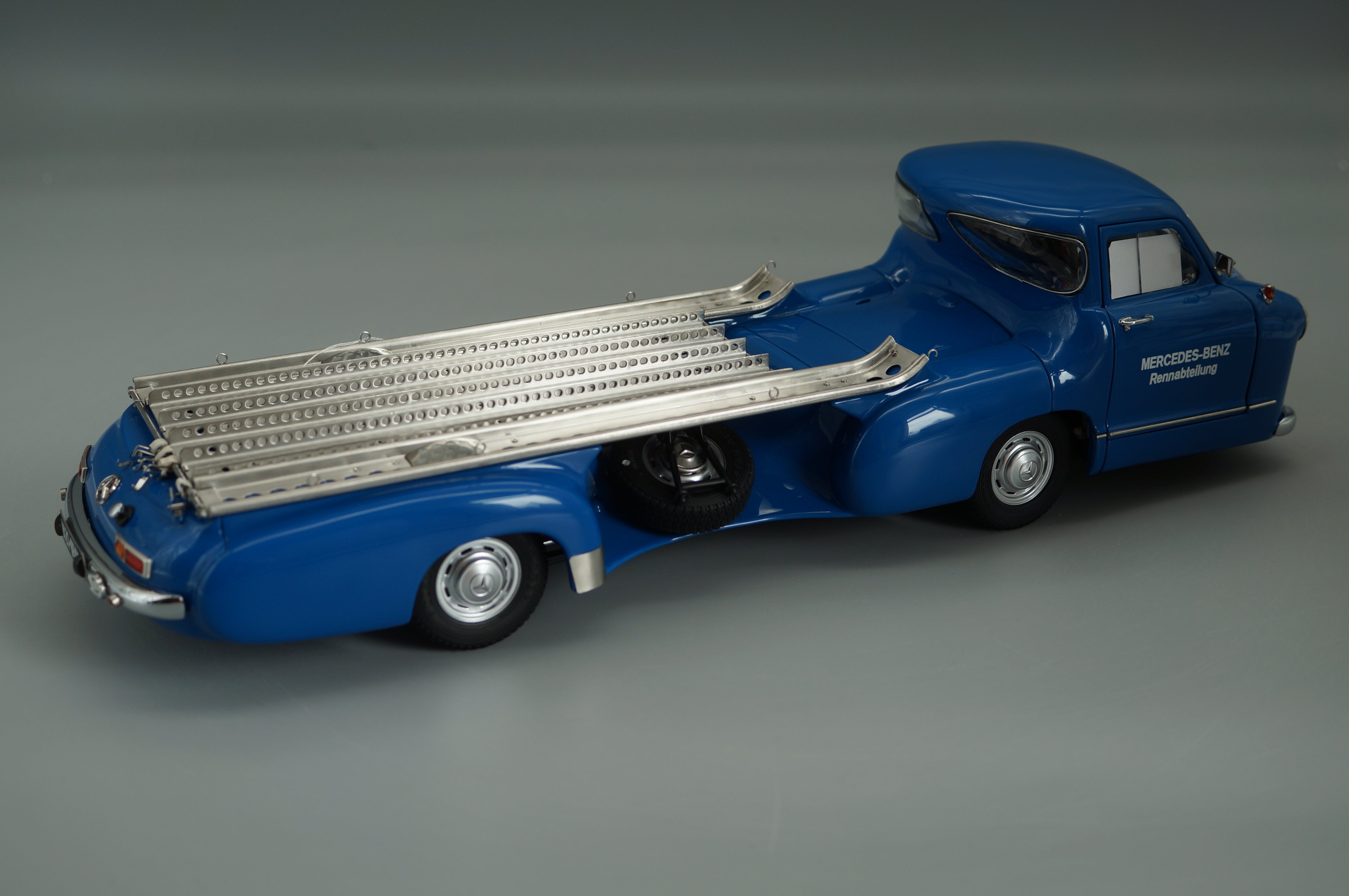 1:18 Mercedes-Benz Race Transporter "The Blue Wonder" 1954/55 REVISED VERSION #1224 CMC M-143 -pre-owned