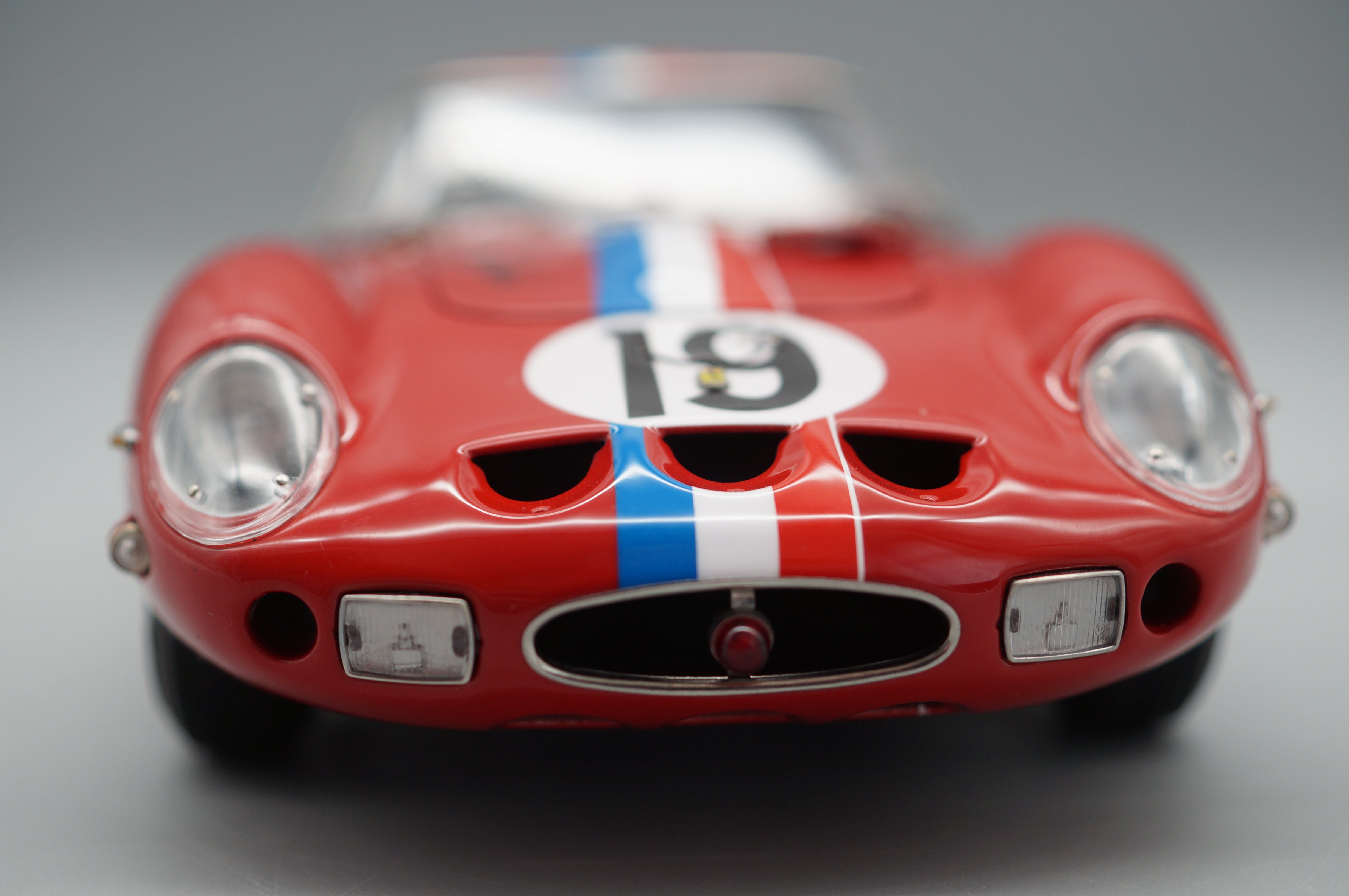 1/18 CMC Ferrari 250 GTO #19 Le Mans 1962 signed by Jean Guichet #039/400 CMC M-174 -pre-owned