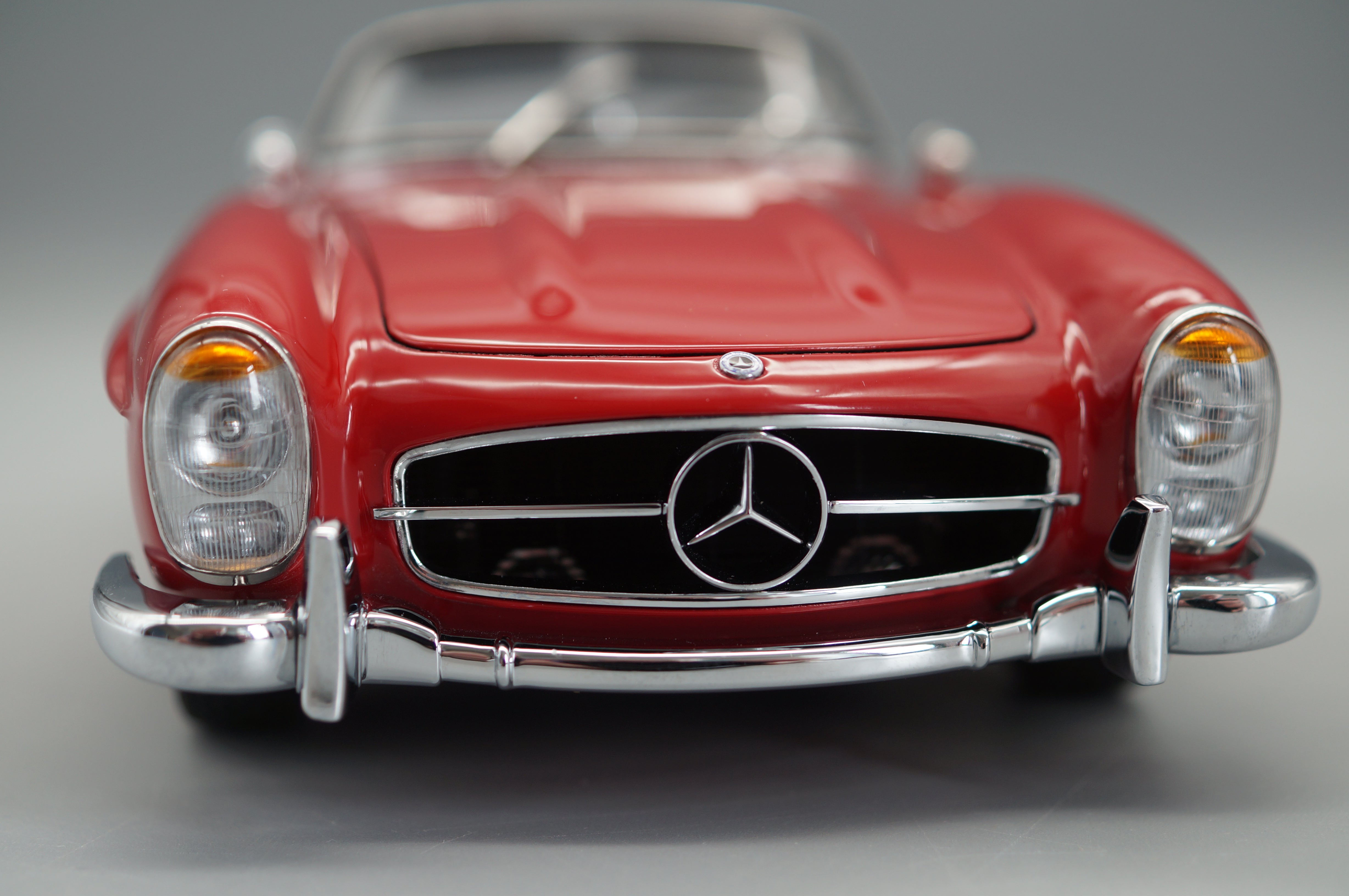 1/18 Mercedes-Benz 300 SL W198 Roadster offen rot CMC M-282