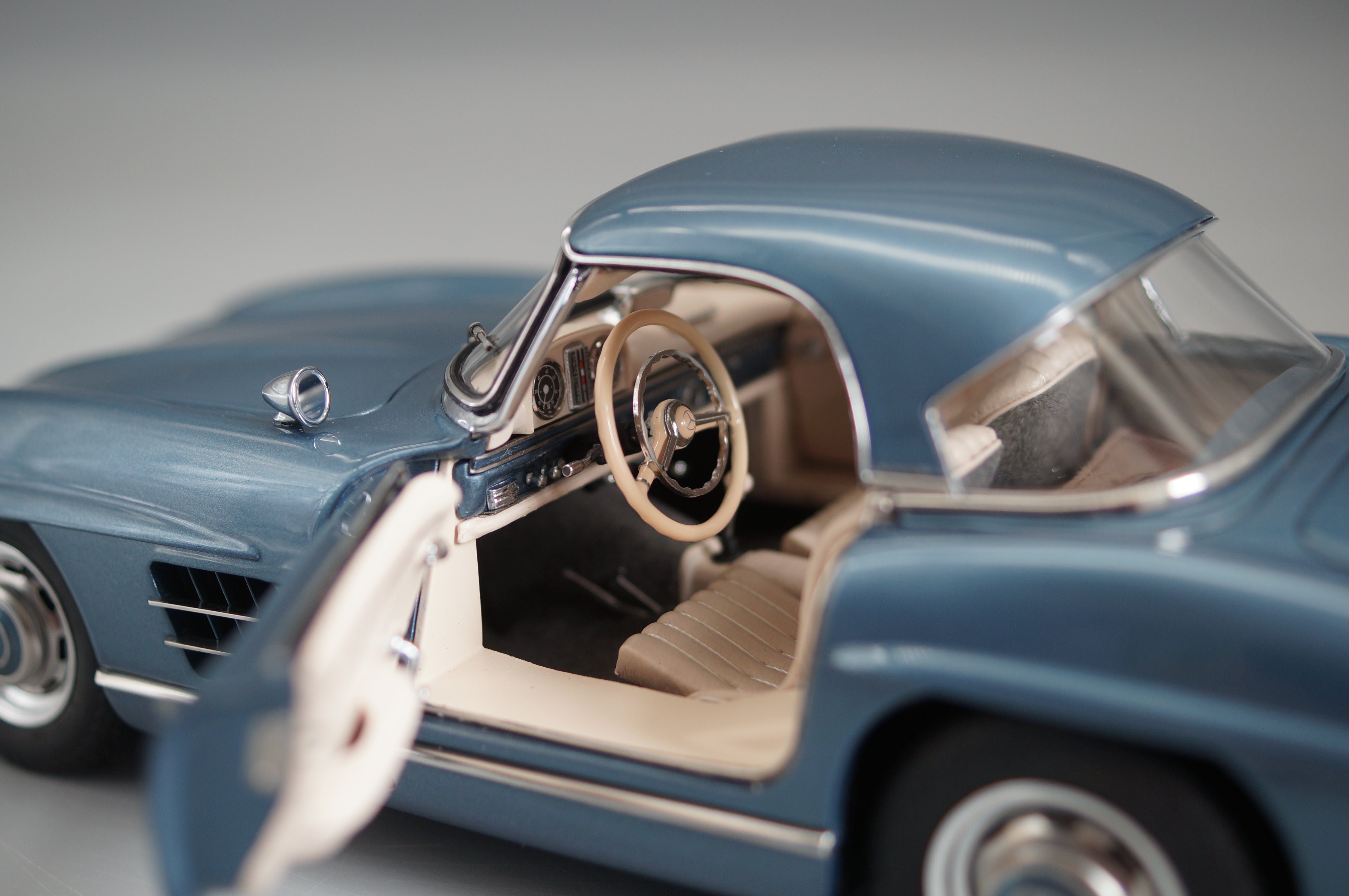 1/18 Mercedes-Benz 300 SL W198 Roadster Hardtop blue metallic CMC M-283