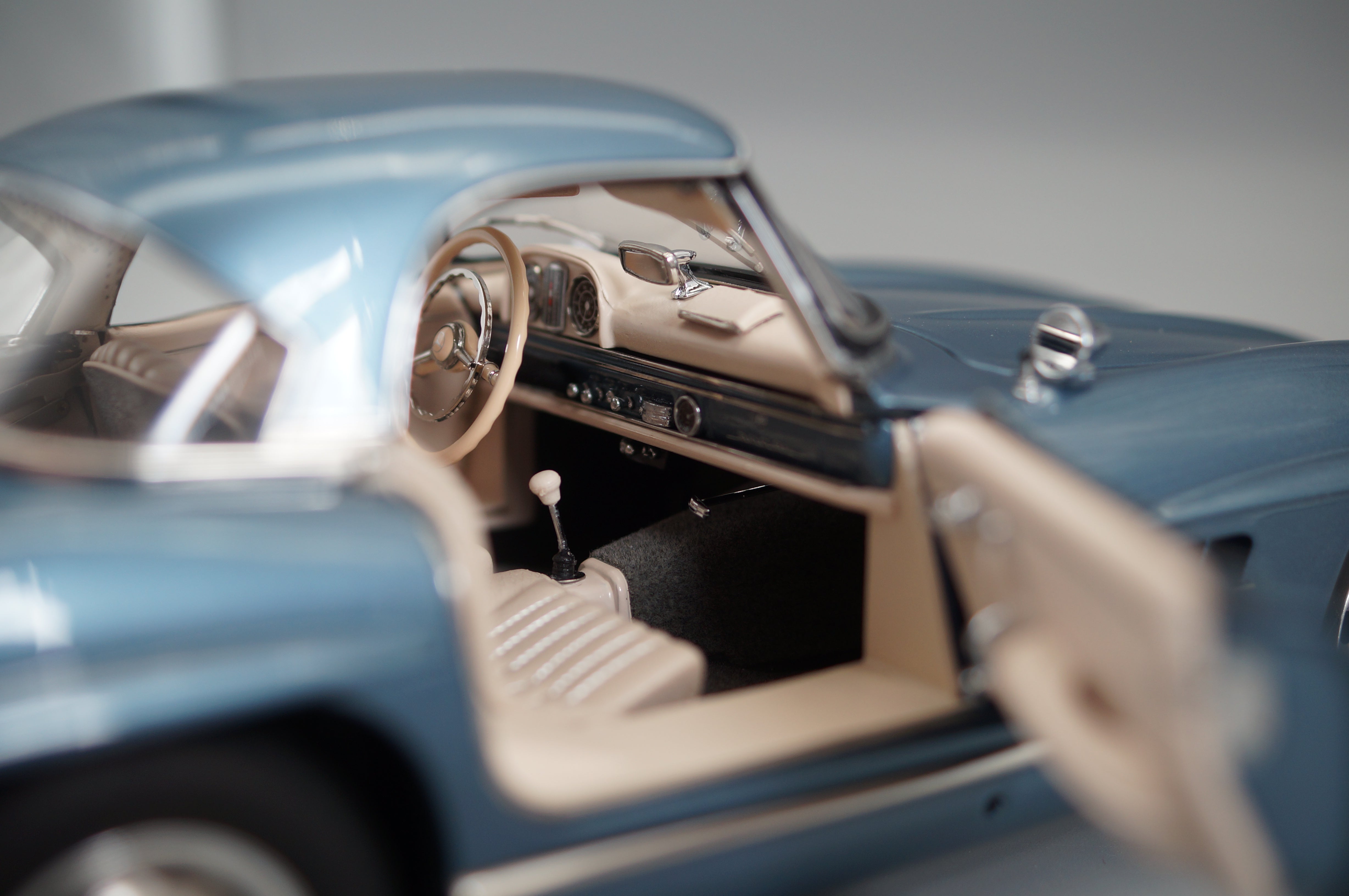 1/18 Mercedes-Benz 300 SL W198 Roadster Hardtop blue metallic CMC M-283