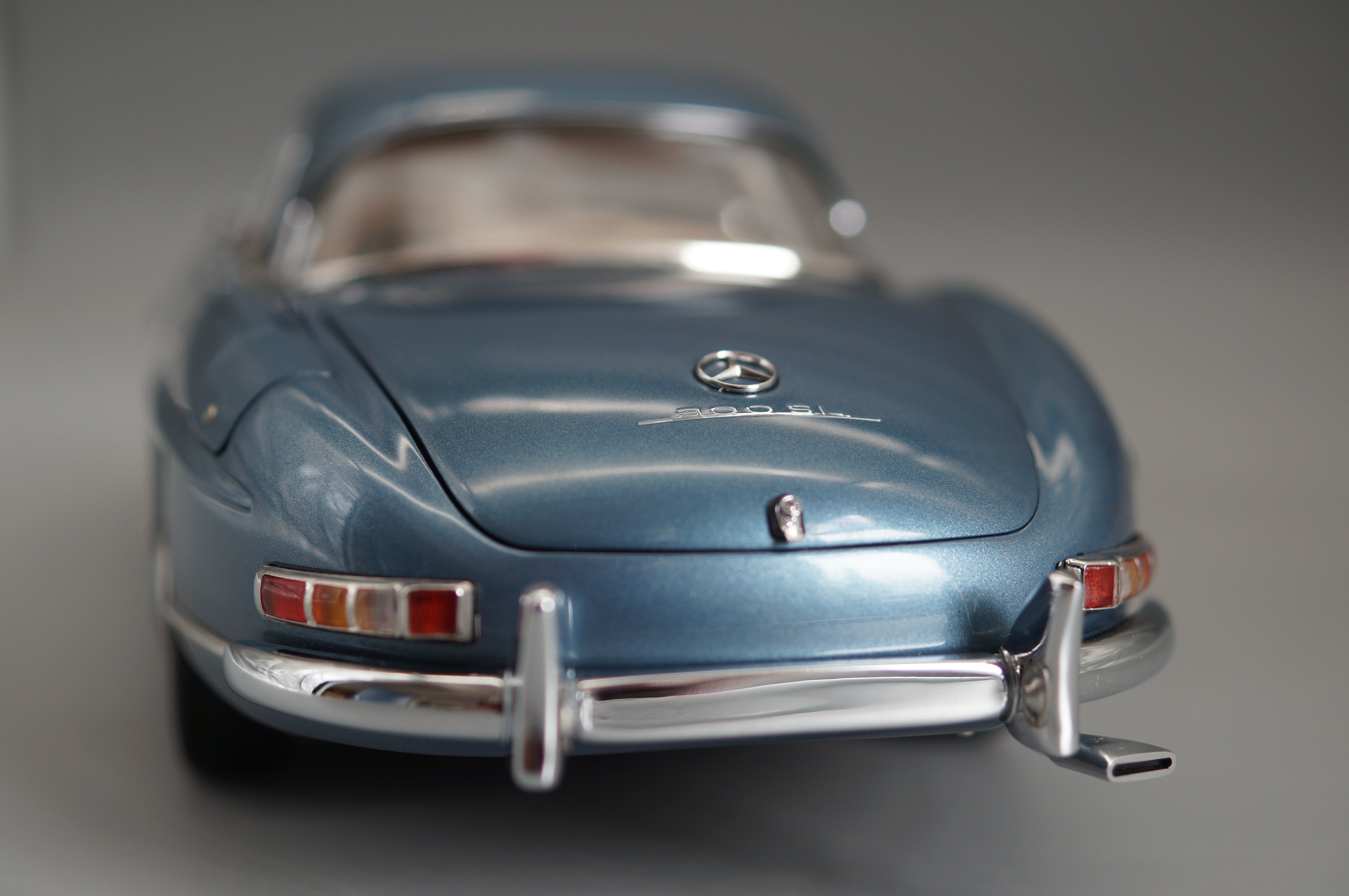 1/18 Mercedes-Benz 300 SL W198 Roadster Hardtop blue metallic CMC M-283