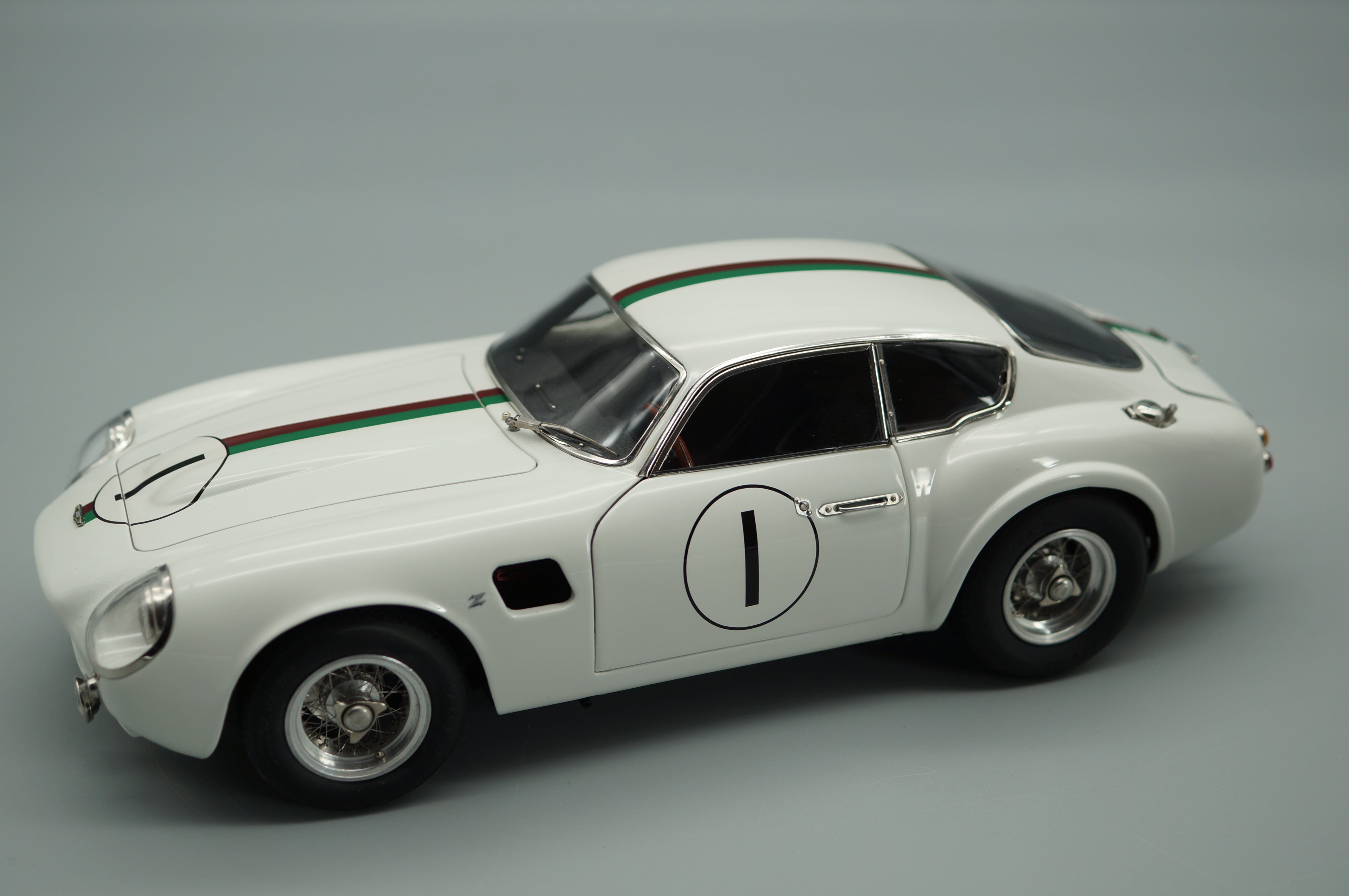 1:18 Aston Martin DB4 GT Zagato Start-Nr. 1 Le Mans LE 2500 pcs CMC M-139 - pre-owned-