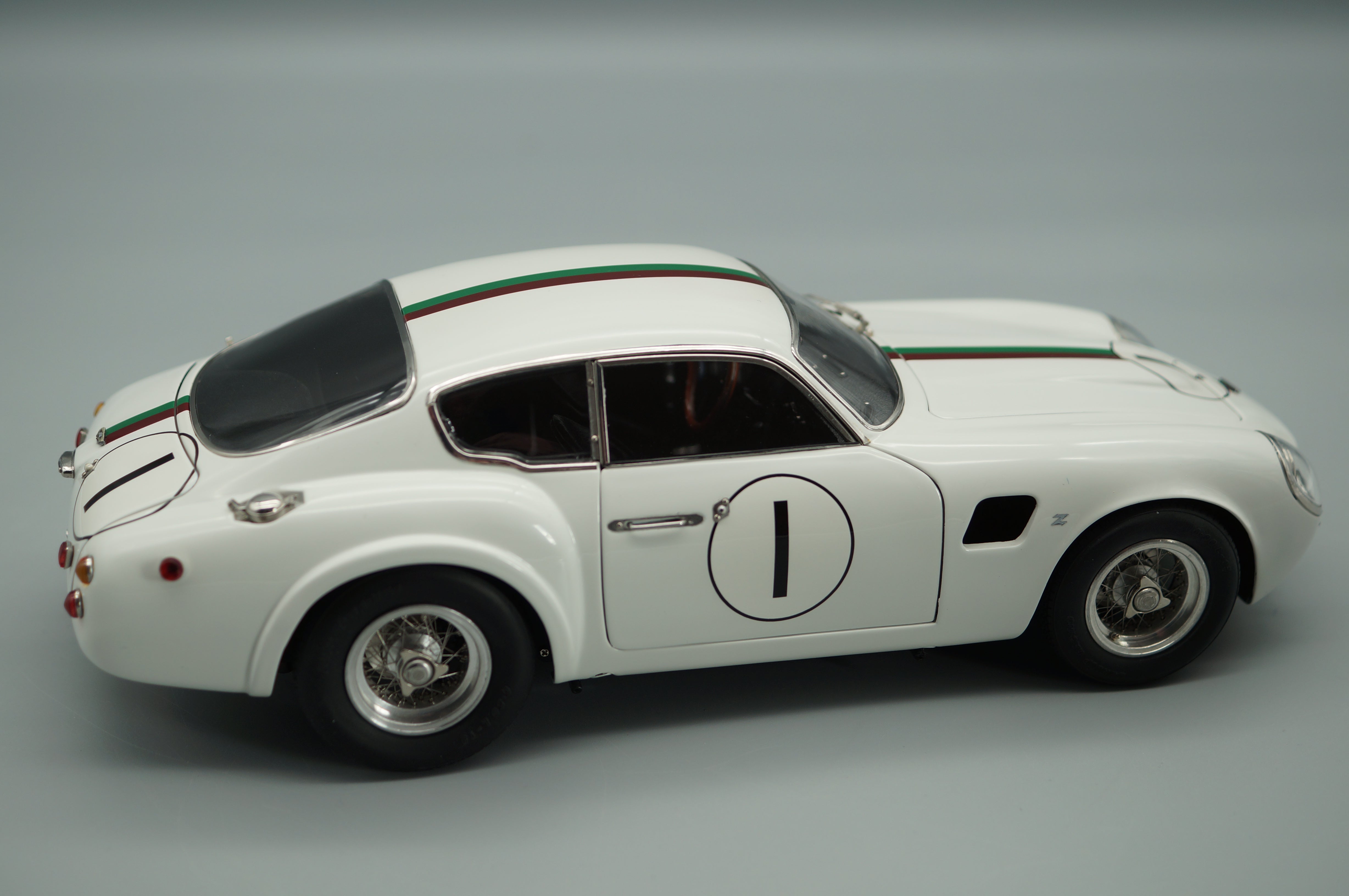 1:18 Aston Martin DB4 GT Zagato Start-Nr. 1 Le Mans LE 2500 pcs CMC M-139 - pre-owned-