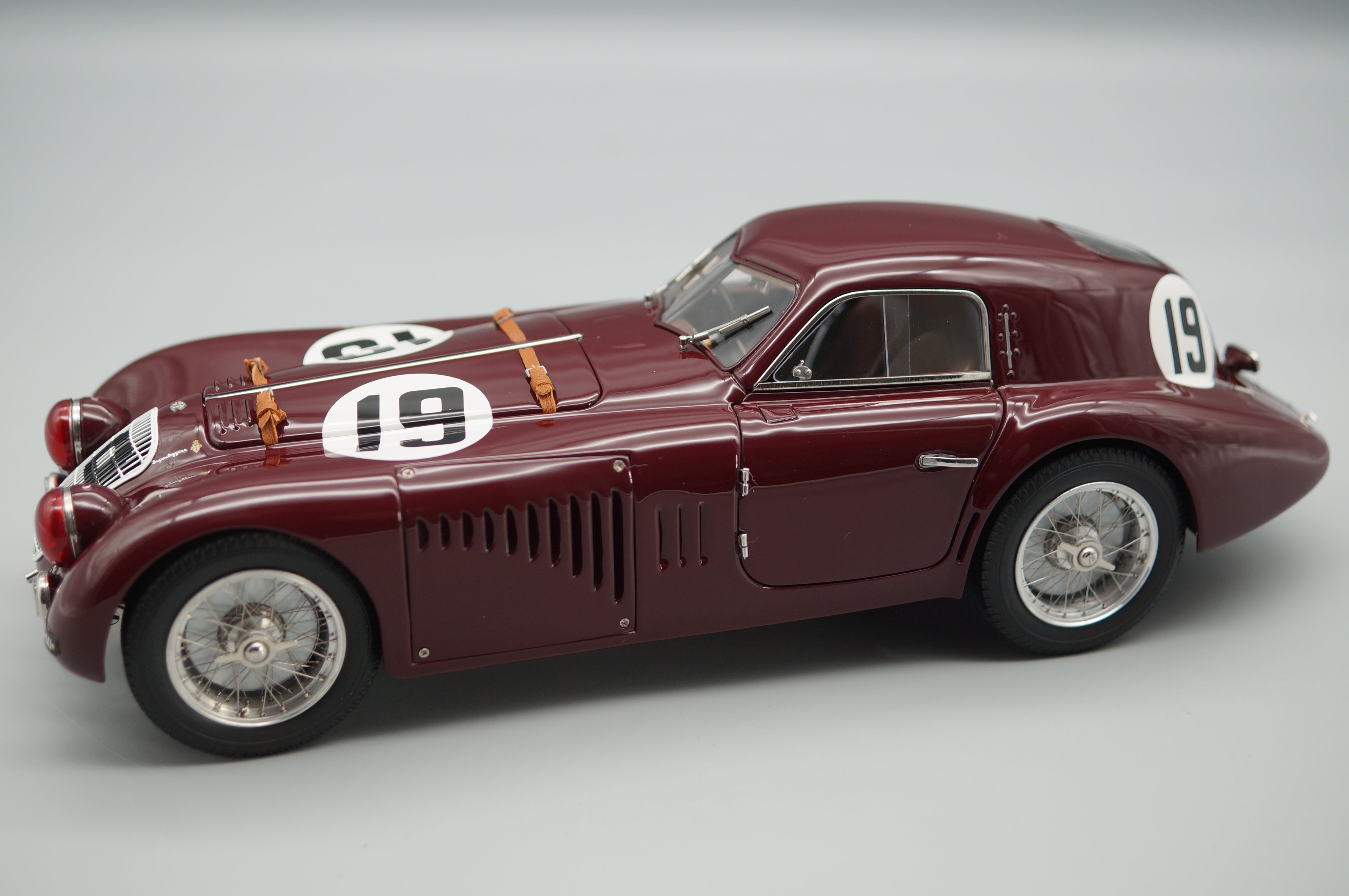1:18 Alfa Romeo 8C 2900B Speciale #19 Le Mans 1938 CMC M-111 -PRE OWNED-