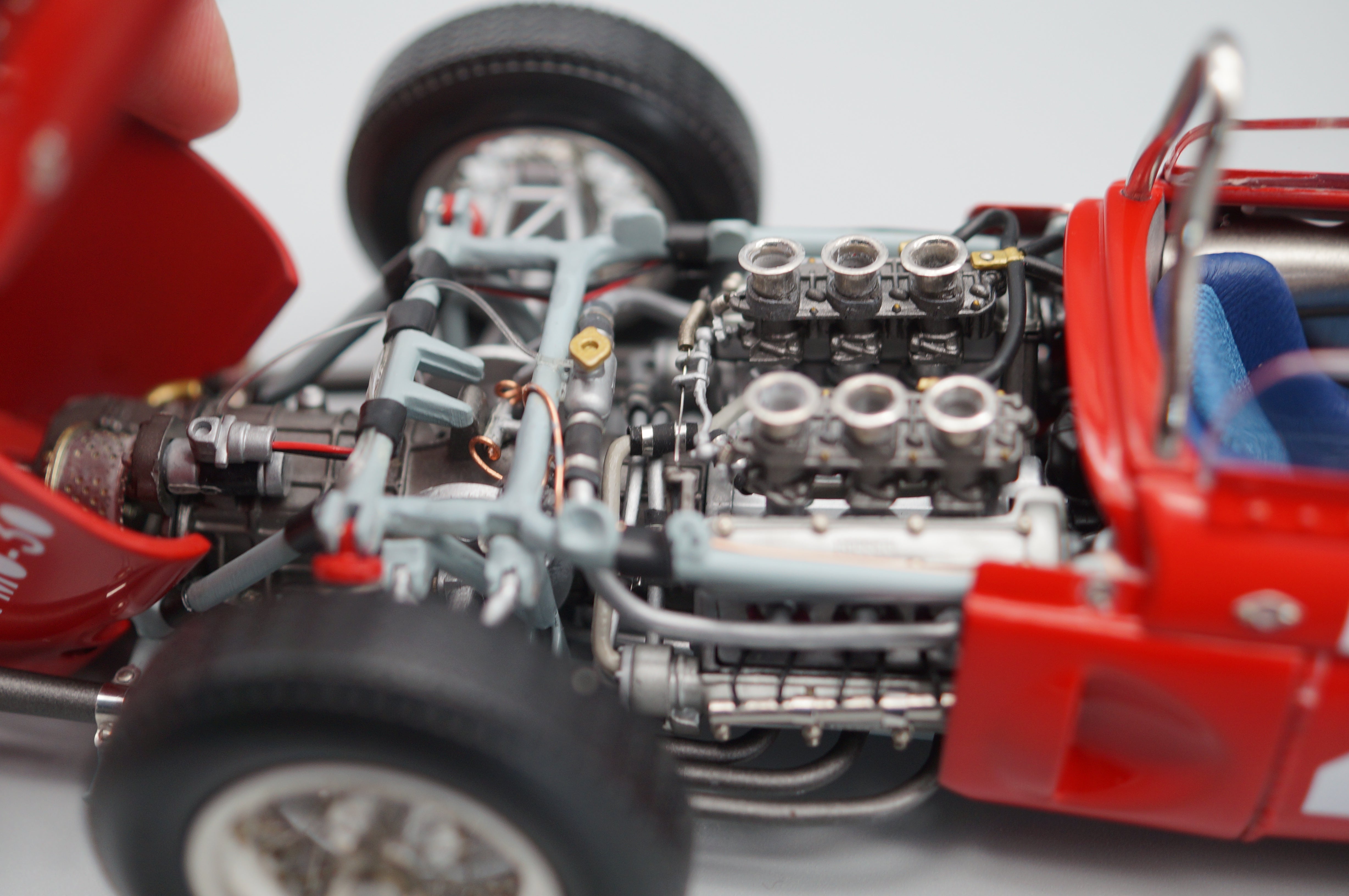 1:18 Ferrari 156 F1 'Sharknose' #2 Phil Hill Monza CMC M-068 -pre-owned- TS459