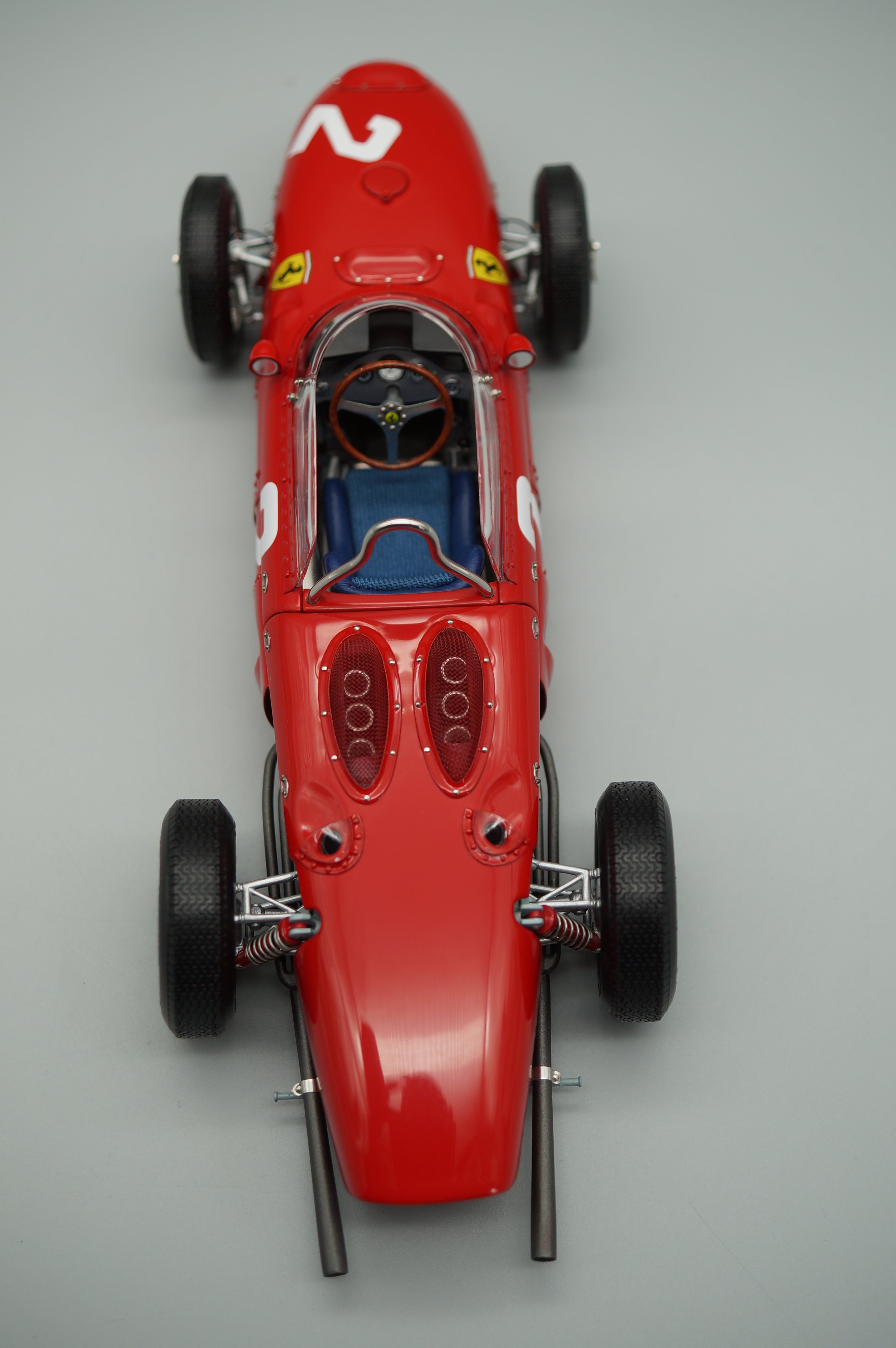 1:18 Ferrari 156 F1 'Sharknose' #2 Phil Hill Monza CMC M-068 -pre-owned- TS459