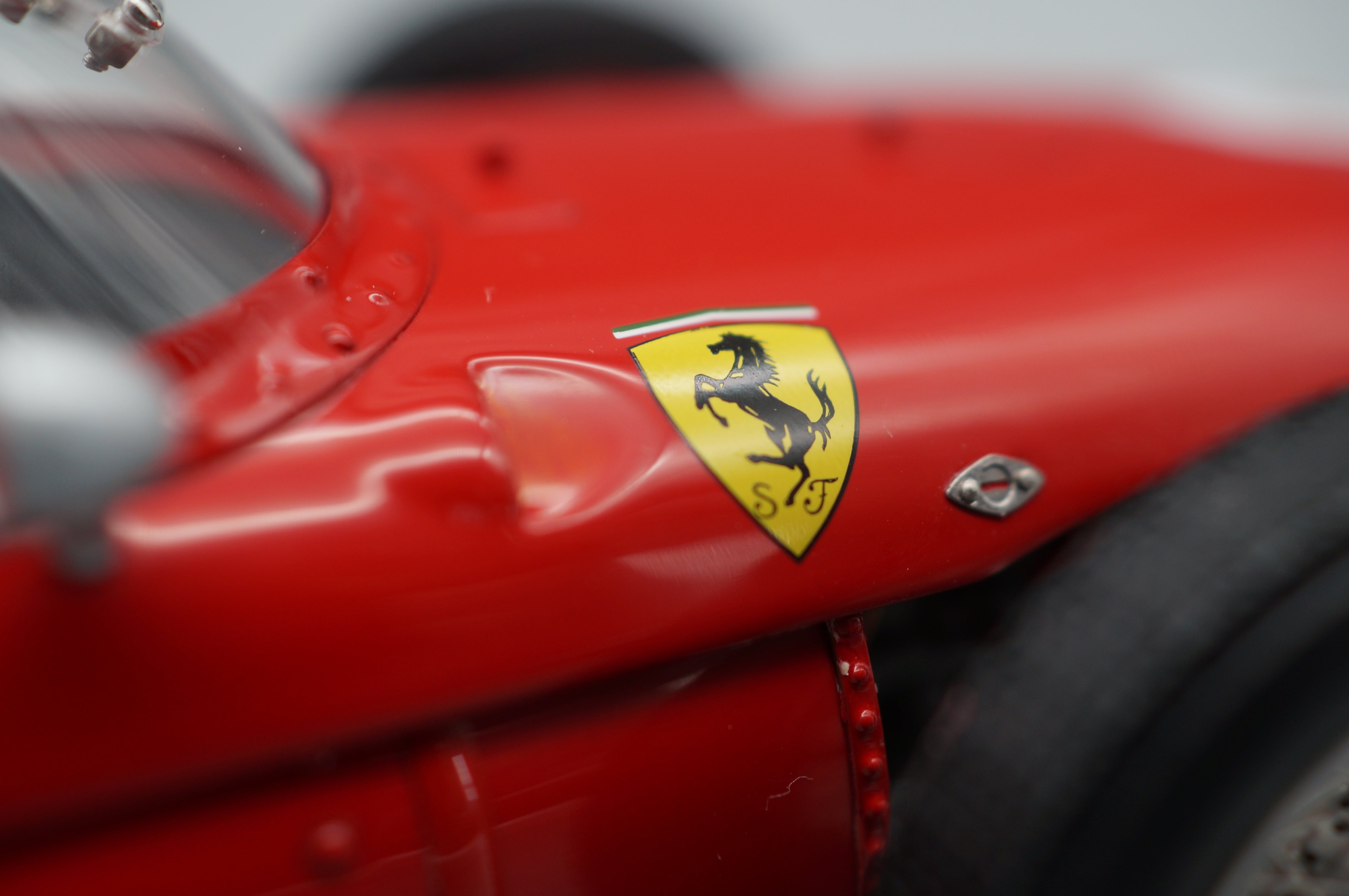 1:18 Ferrari 156 F1 'Sharknose' #4 Phil Hill Belgien CMC M-070 -pre-owned- TS460