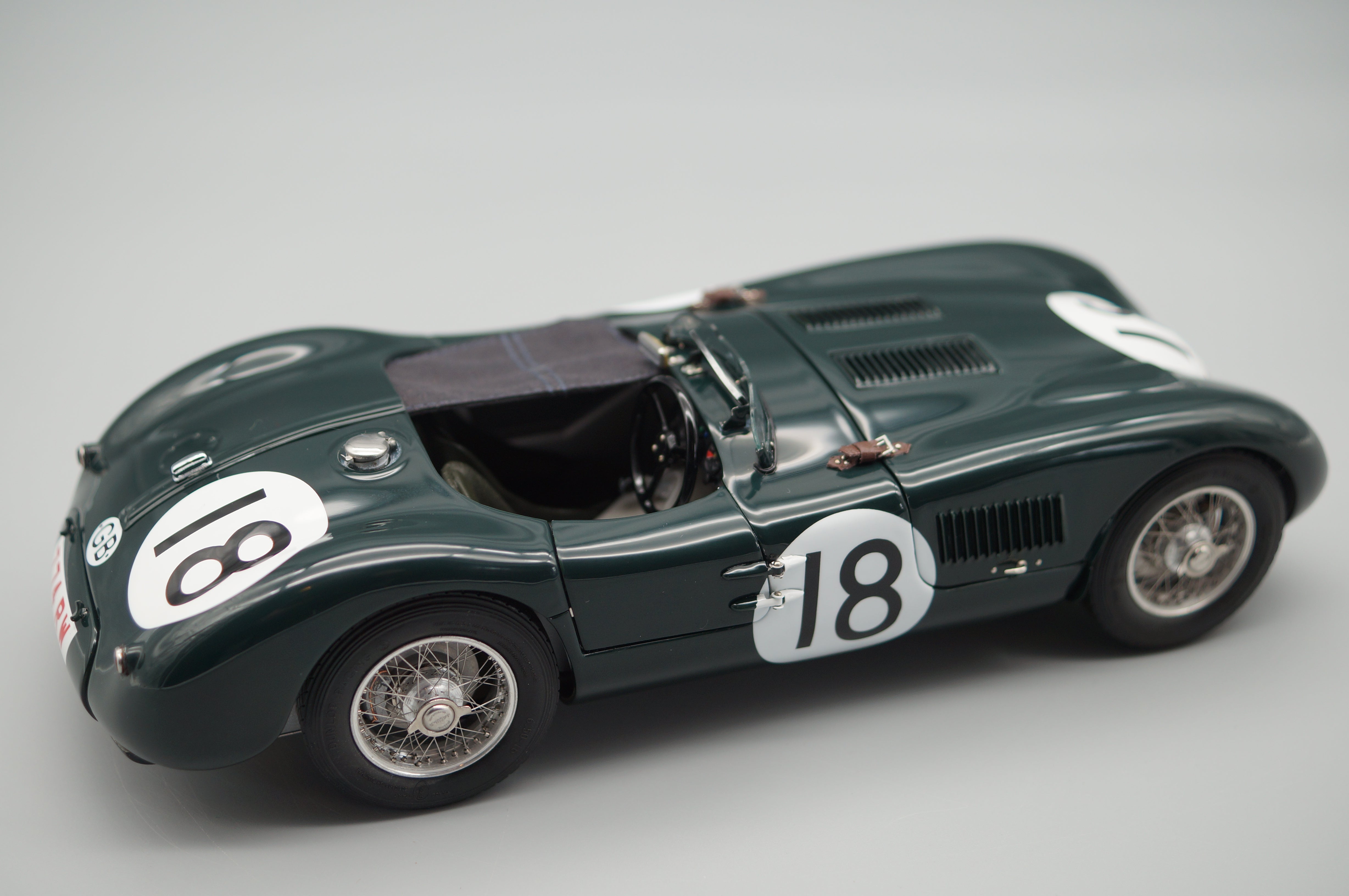 1:18 Jaguar C-Type #18 24h Le Mans Sieger 1953 Rolt/Hamilton CMC M-195 LE 1.500 - pre-owned-