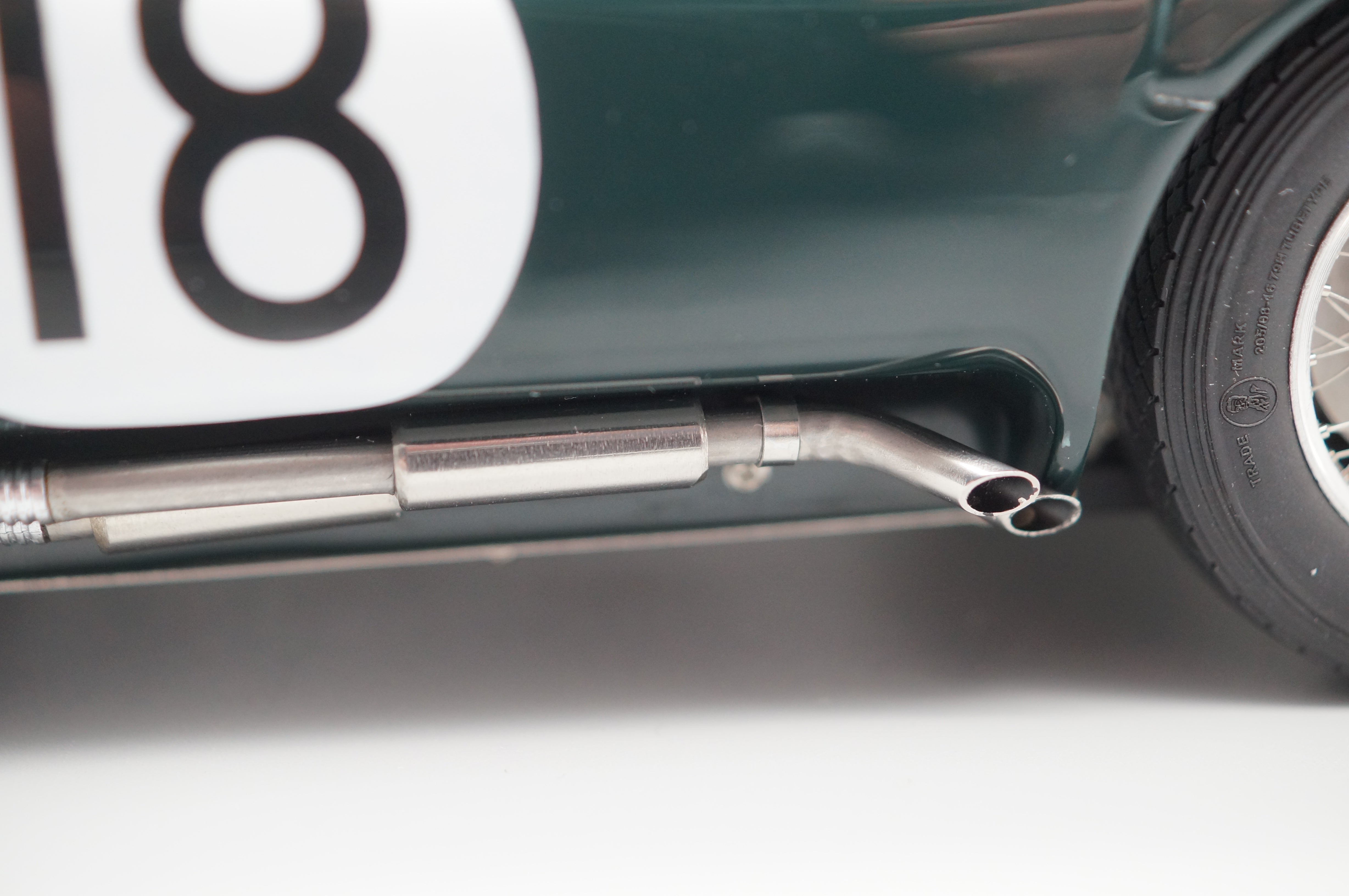 1:18 Jaguar C-Type #18 24h Le Mans Sieger 1953 Rolt/Hamilton CMC M-195 LE 1.500 - pre-owned-