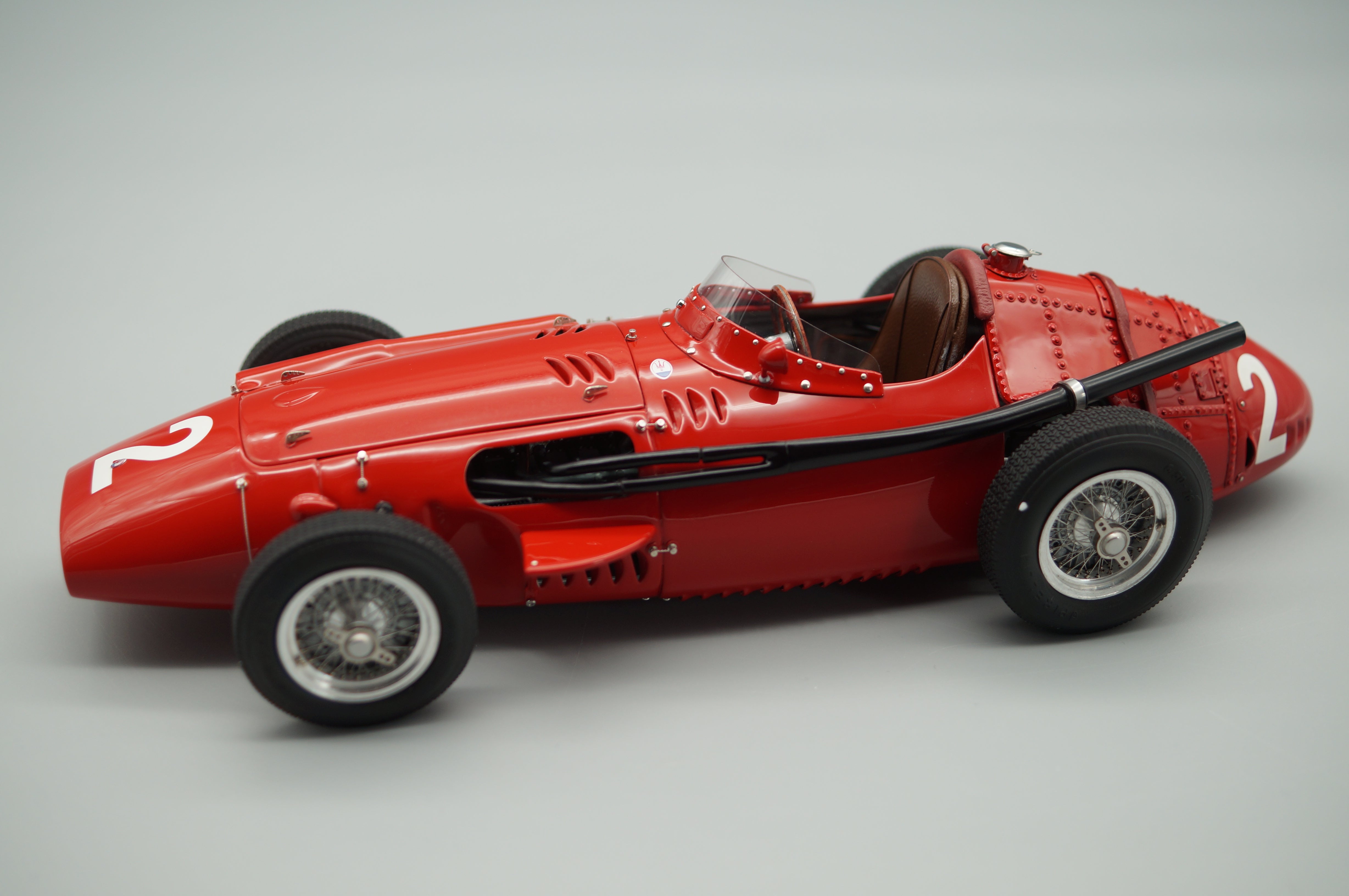 1:18 Maserati 250F #2 GP Frankreich "Fangio" CMC M-102 -pre-owned-