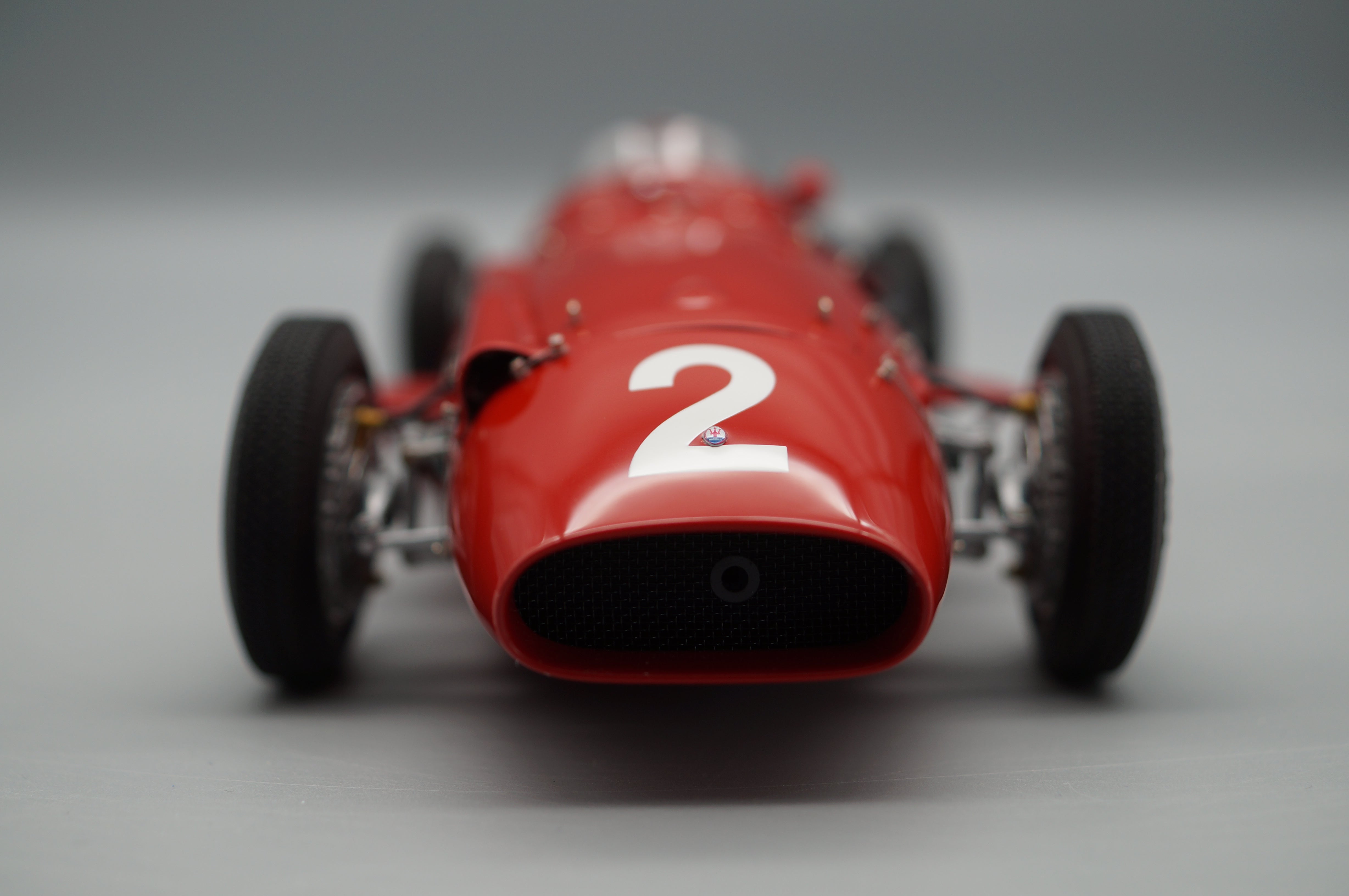 1:18 Maserati 250F #2 GP Frankreich "Fangio" CMC M-102 -pre-owned-