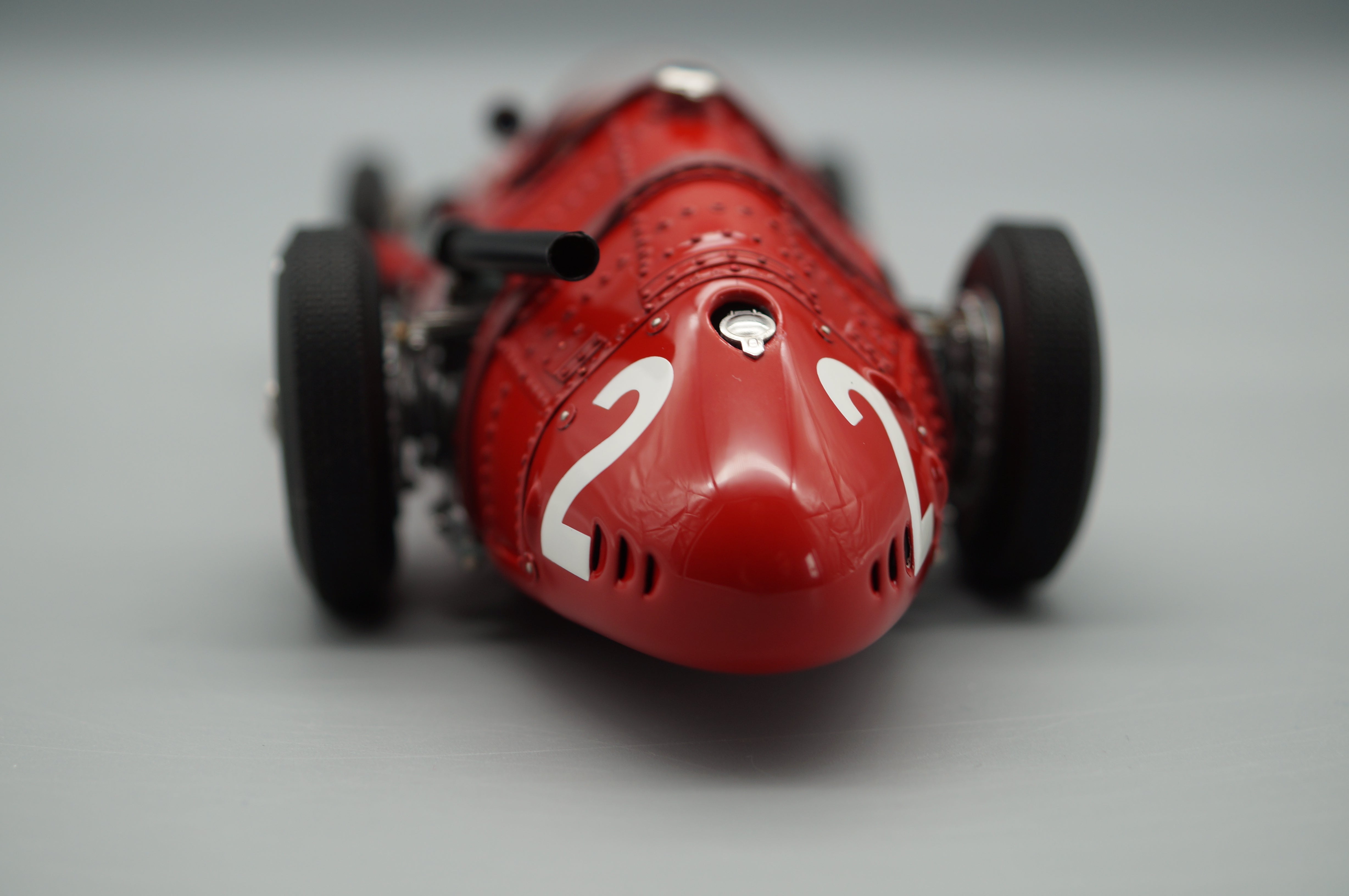 1:18 Maserati 250F #2 GP Frankreich "Fangio" CMC M-102 -pre-owned-