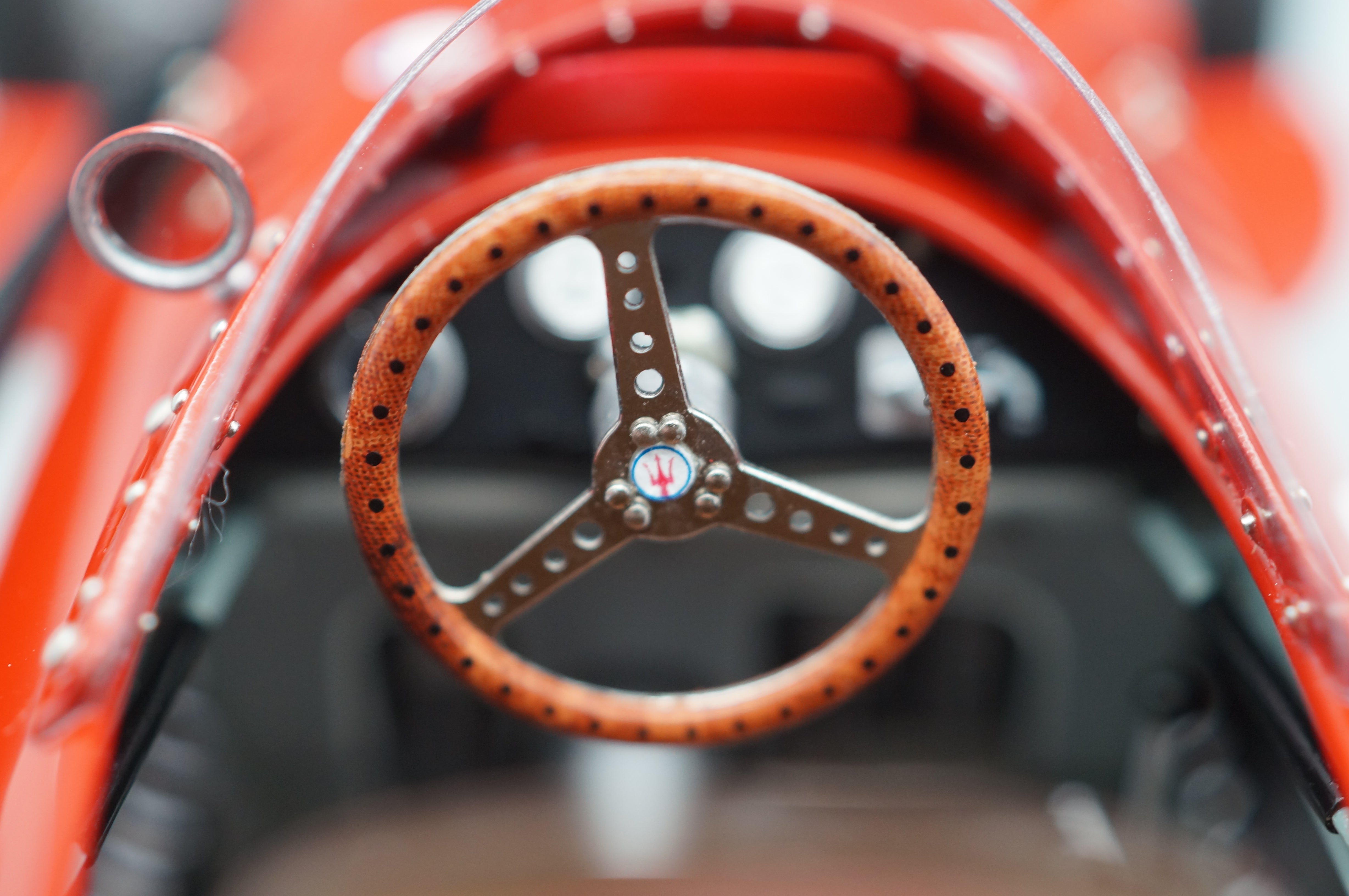 1:18 Maserati 250F #2 GP Frankreich "Fangio" CMC M-102 -pre-owned-
