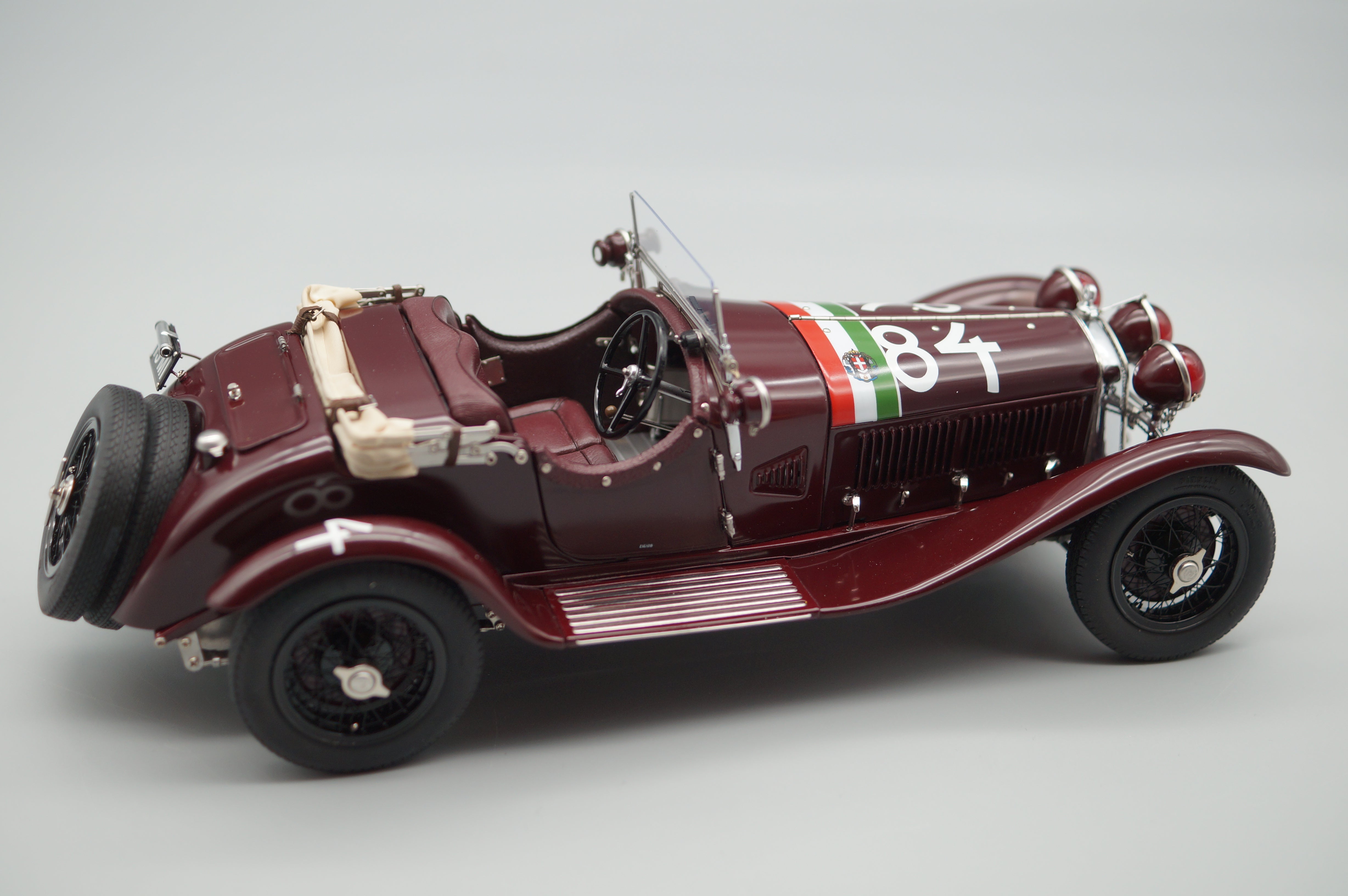 1:18 Alfa Romeo 6C 1750 GS Mille Miglia #84 Tazio Nuvolari  CMC M-141 -pre-owned-