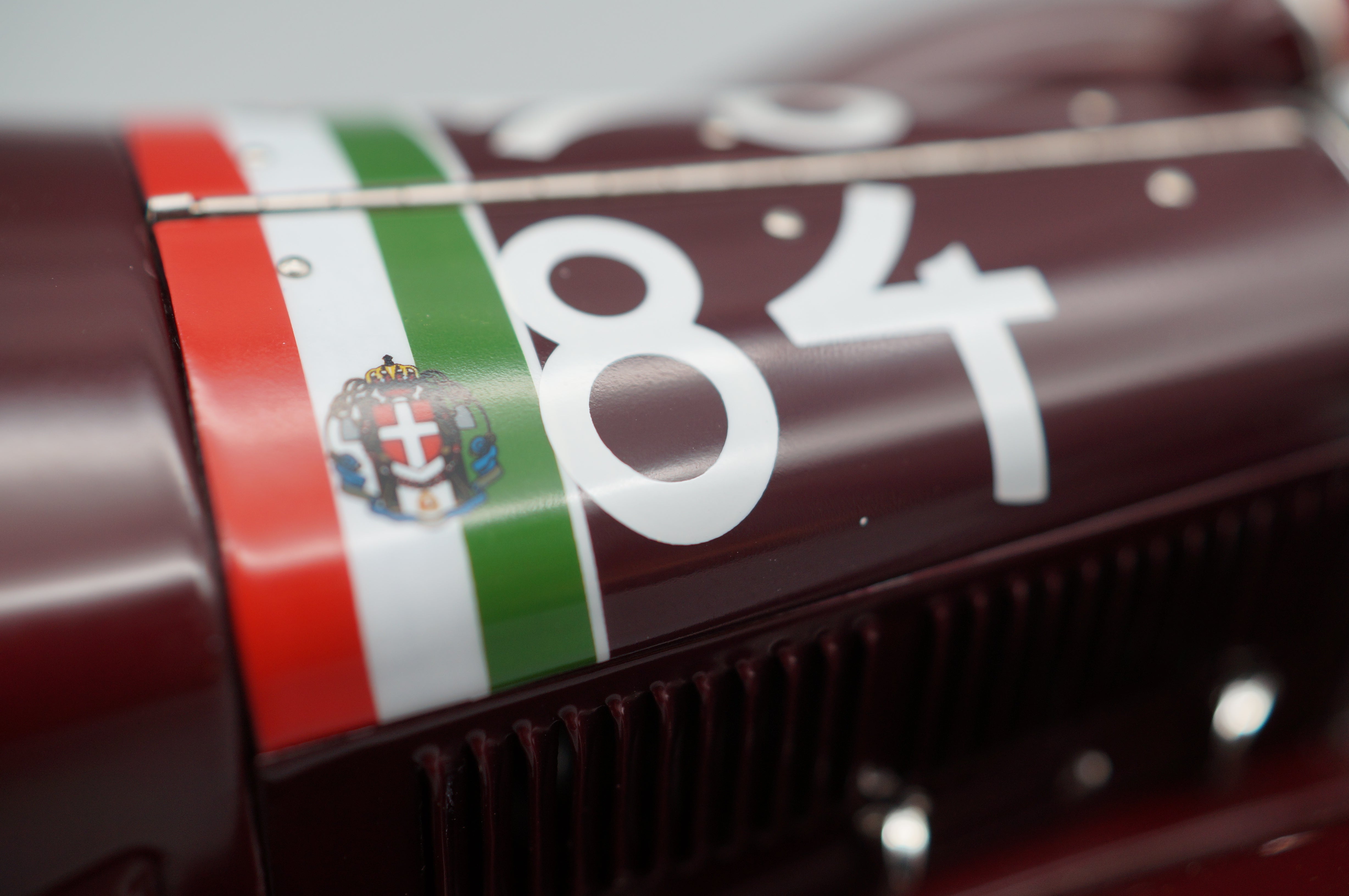 1:18 Alfa Romeo 6C 1750 GS Mille Miglia #84 Tazio Nuvolari  CMC M-141 -pre-owned-
