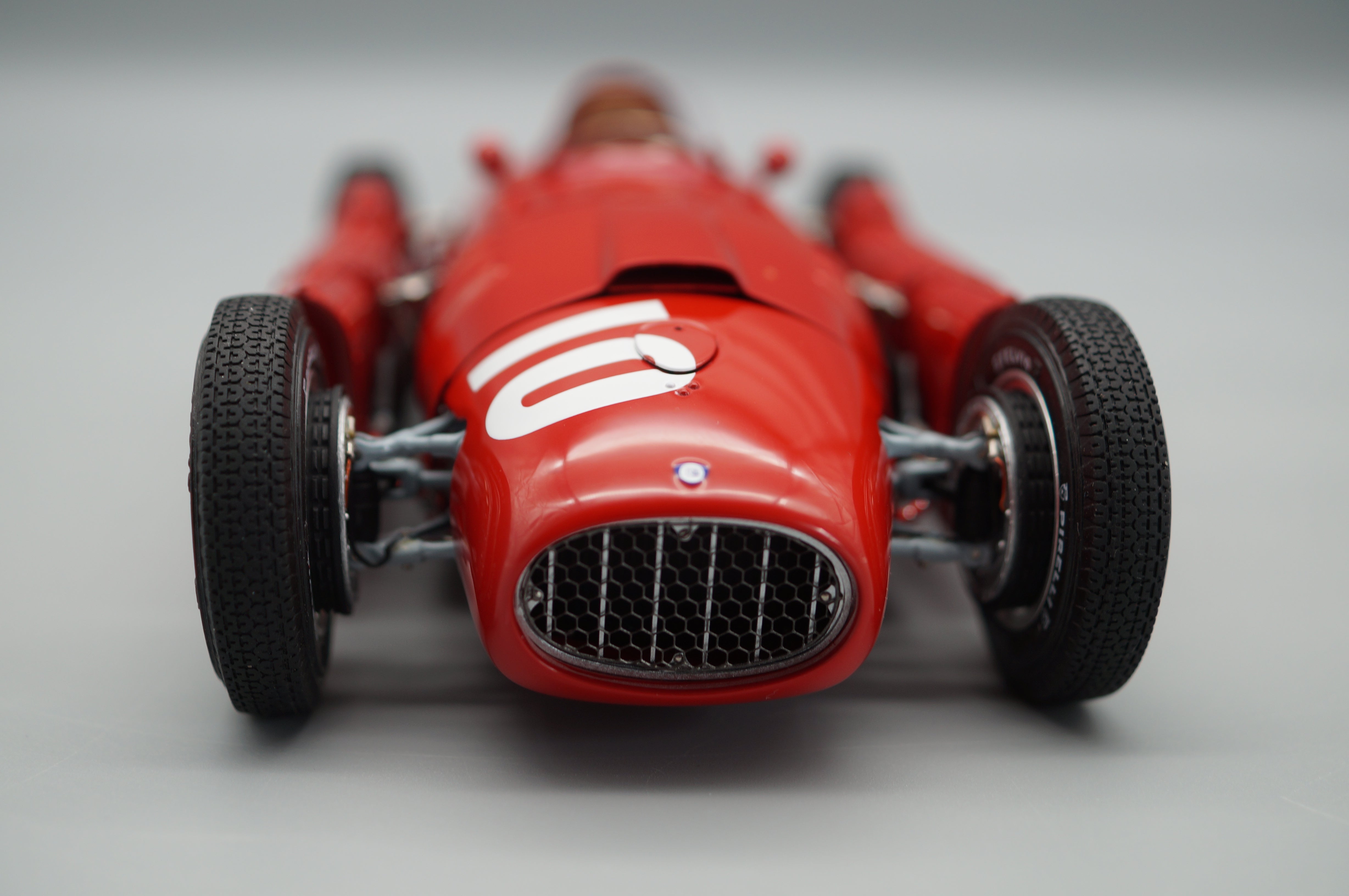 1:18 Lancia D50 #10 GP Pau Eugenio Castellotti CMC M-178 LE 1000 - pre-owned-