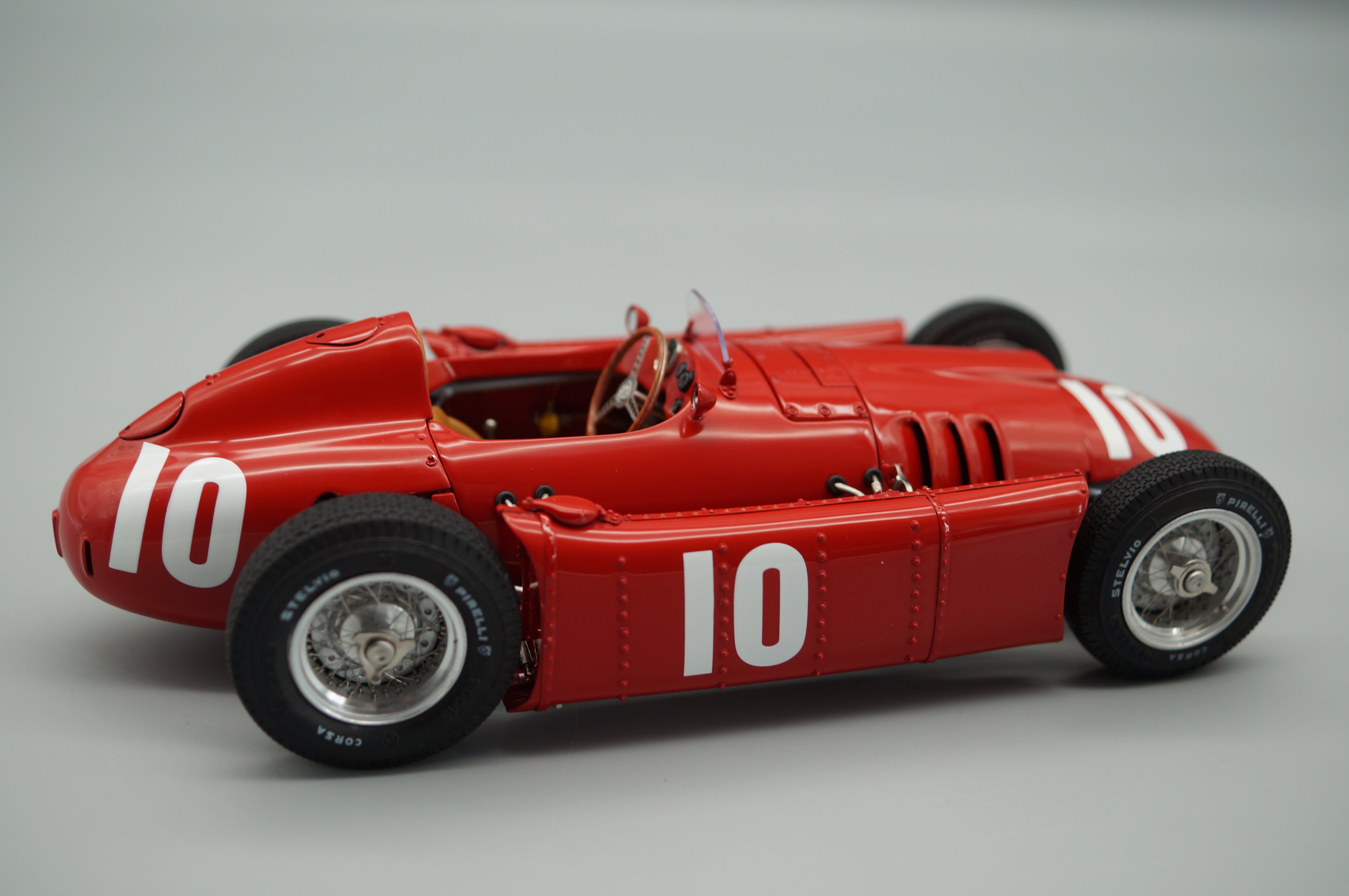 1:18 Lancia D50 #10 GP Pau Eugenio Castellotti CMC M-178 LE 1000 - pre-owned-
