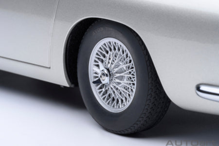 1/18 AUTOart Aston Martin DB5 “Goldfinger” (Silver) with weapons