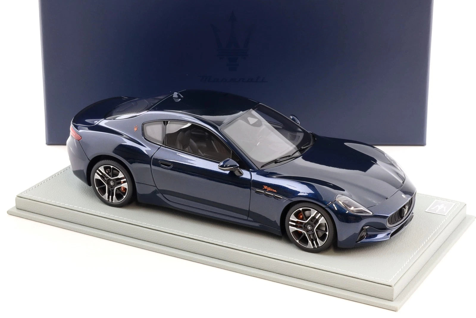 1/18 BBR Maserati Grantourismo Folgore 2023 BLU NOBILE - DEALER EDITION