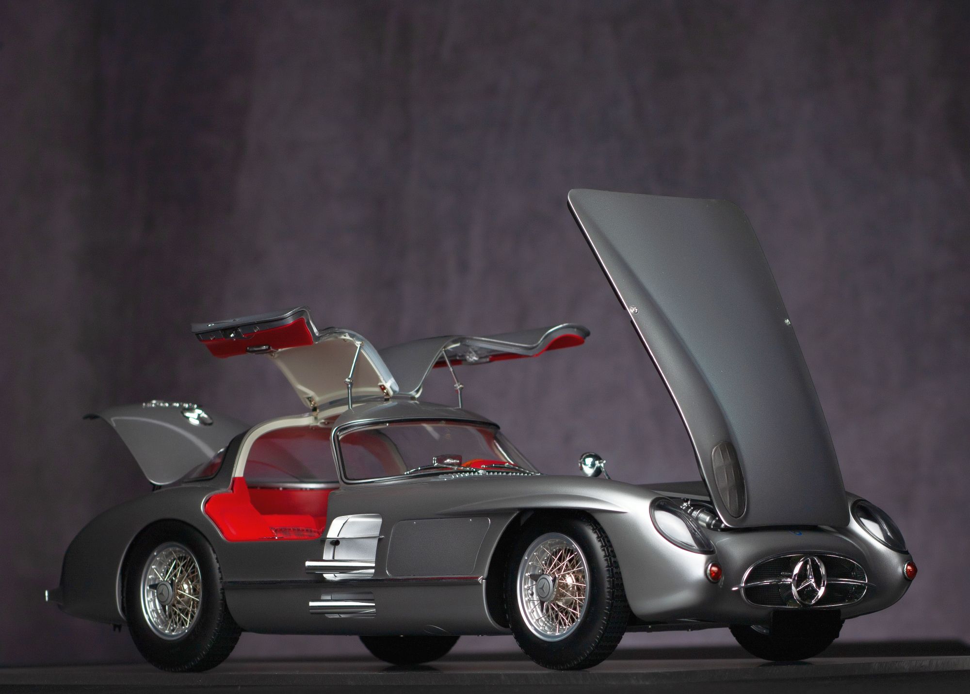1/8 LEGRAND MERCEDES-BENZ 300 SLR ''UHLENHAUT COUPÉ'' kit 'The Red One' / Kit RED LE105