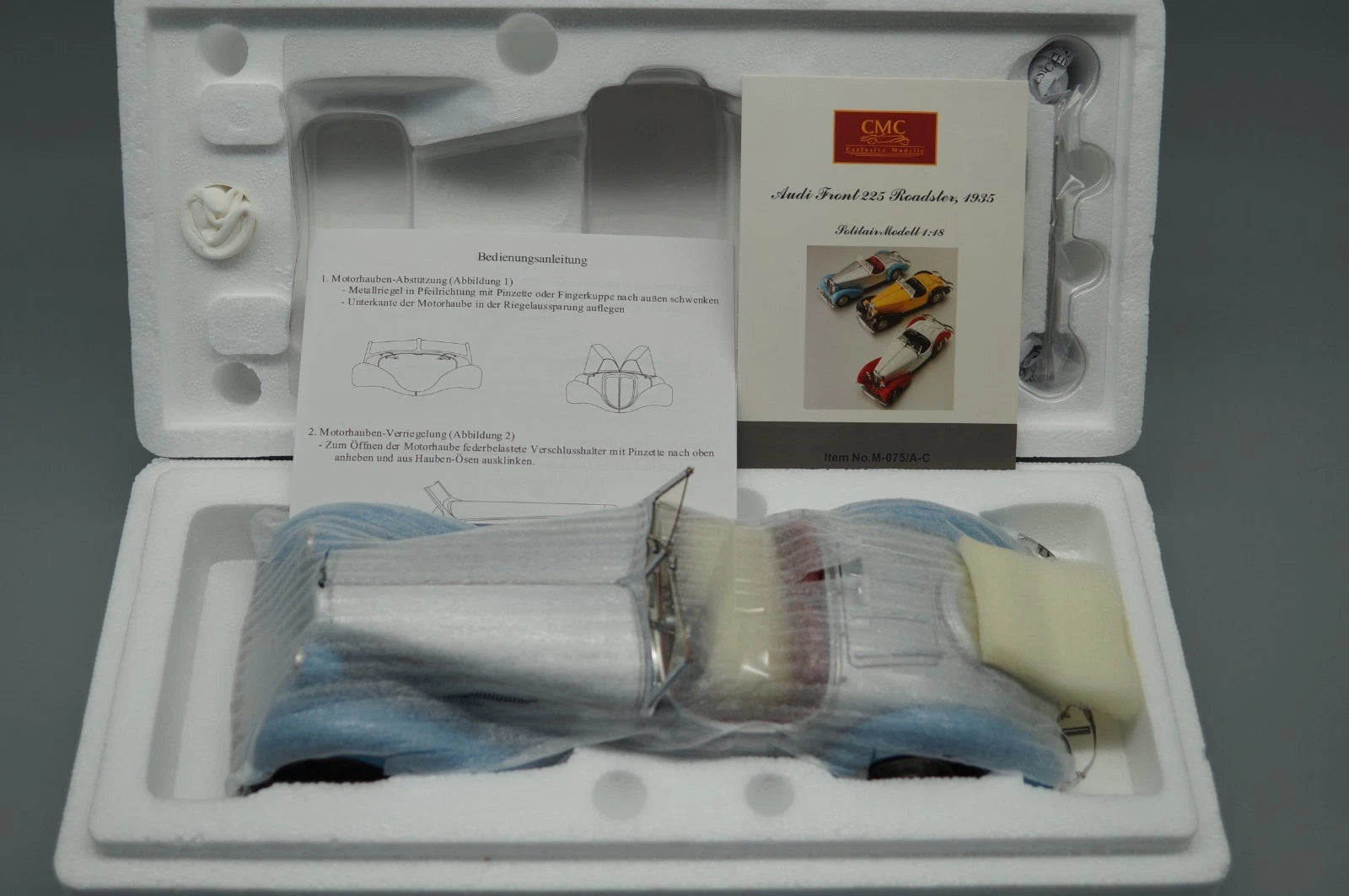 Audi Front 225 Roadster silver-blue CMC M-075B 