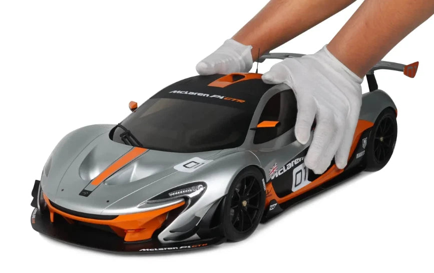 1/8 GT Spirit McLaren P1 GTR #1 PEBBLE BEACH SILVER mit Vitrine GTS8000902