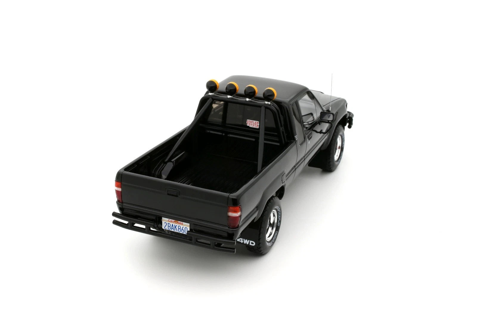 1/18 OttO Toyota Hilux SR5 1985 Glossy Black 202 'Back to the future' OT481B