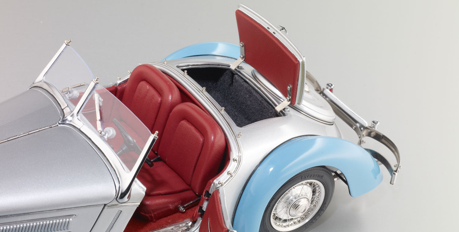 Audi Front 225 Roadster silber-blau CMC M-075B