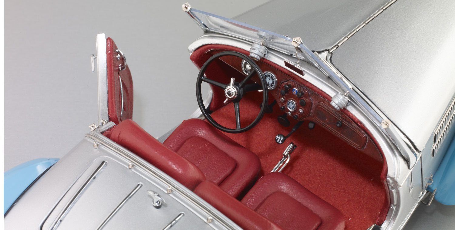 Audi Front 225 Roadster silber-blau CMC M-075B