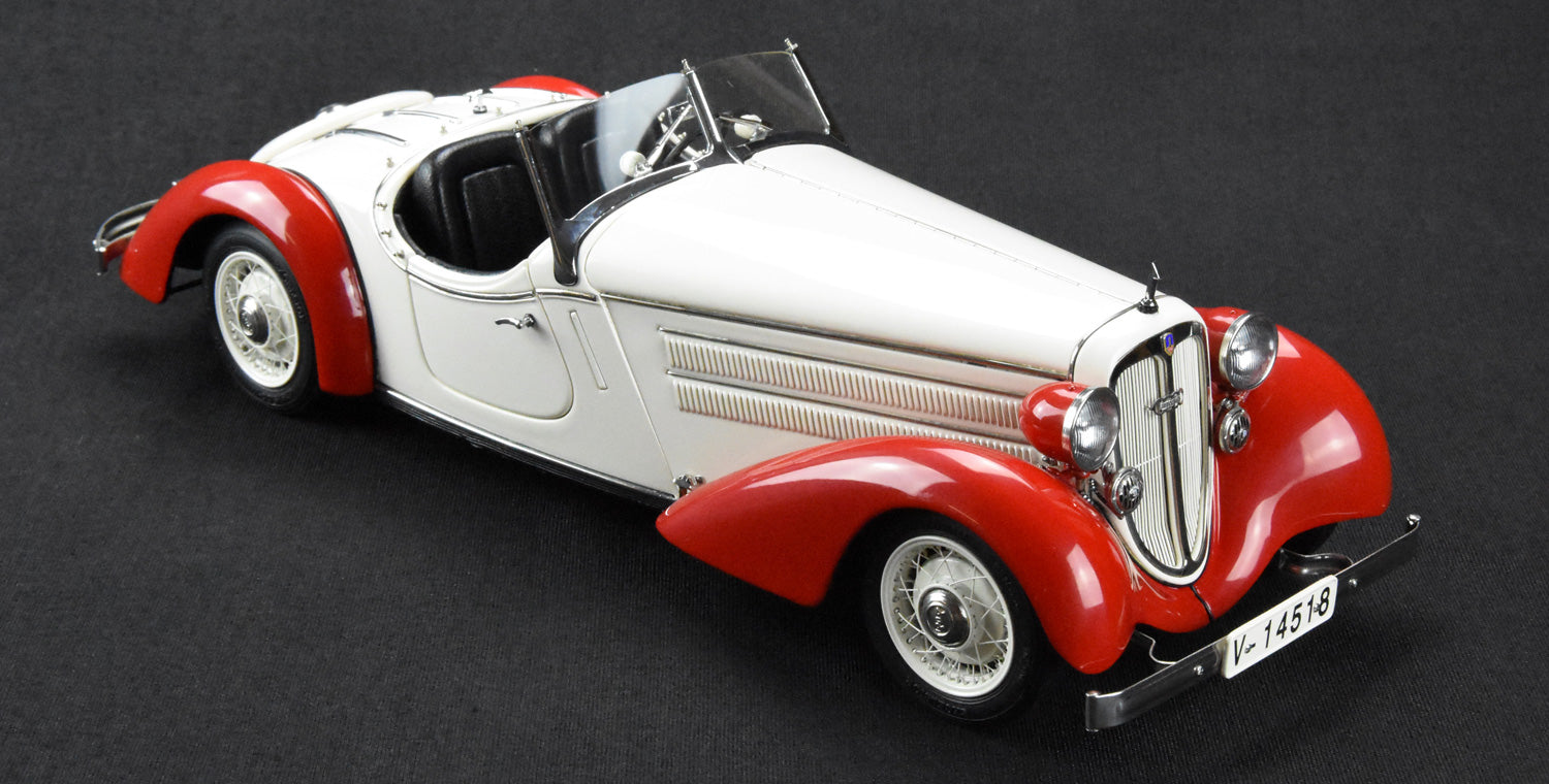 1/18 Audi Front 225 Roadster Red/White #1257/4000 CMC M-075C -pre-owned