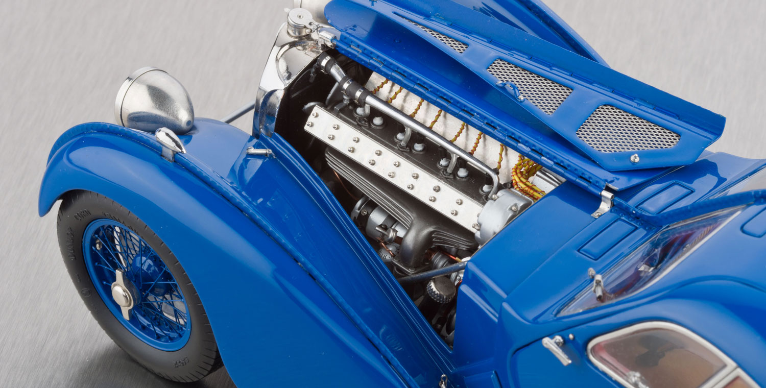 1/18 Bugatti Typ 57 SC Atlantic blau R.B. Pope CMC M-083