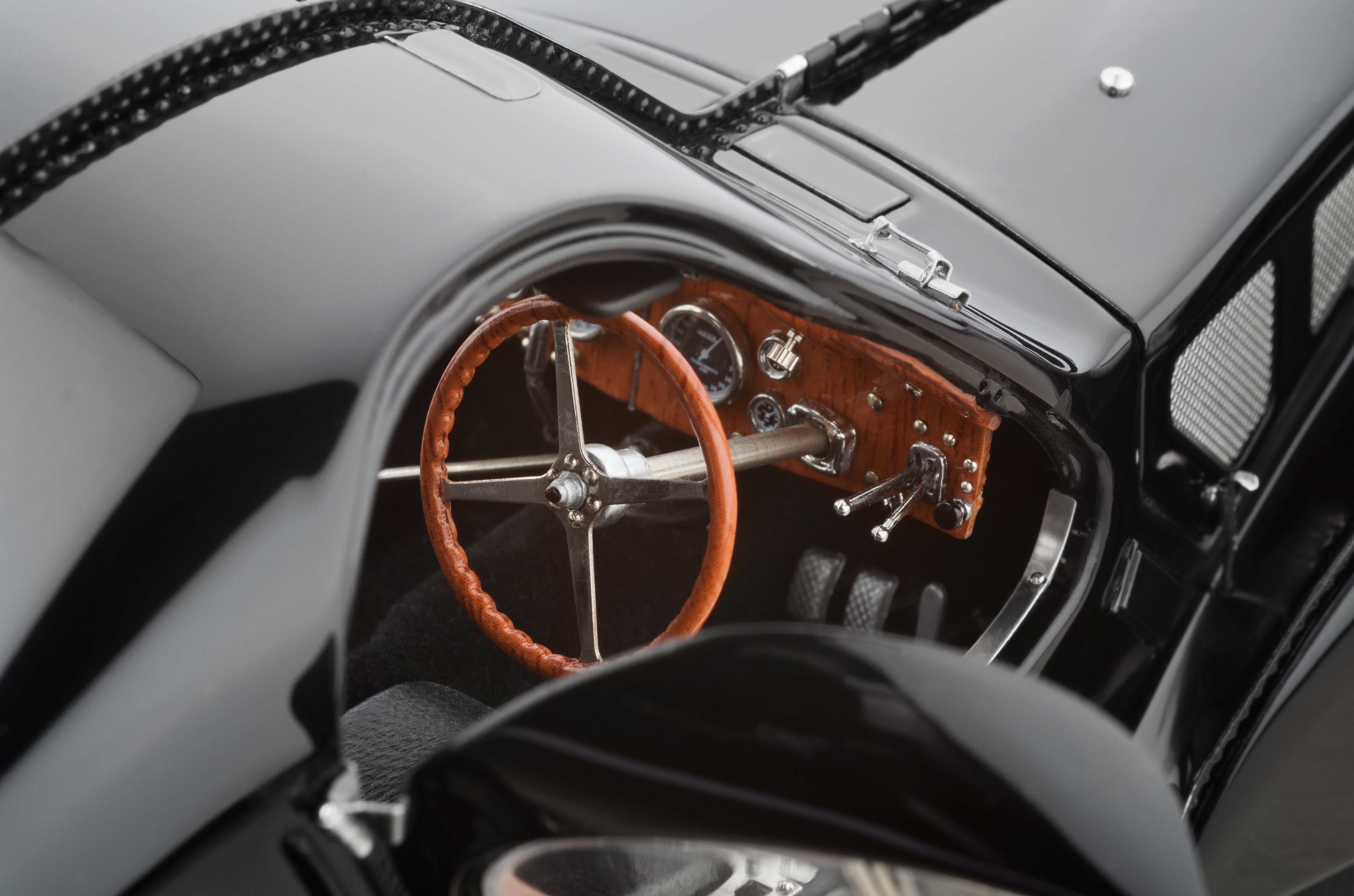 Bugatti Typ 57 SC Atlantic 1938 (schwarz) CMC M-085