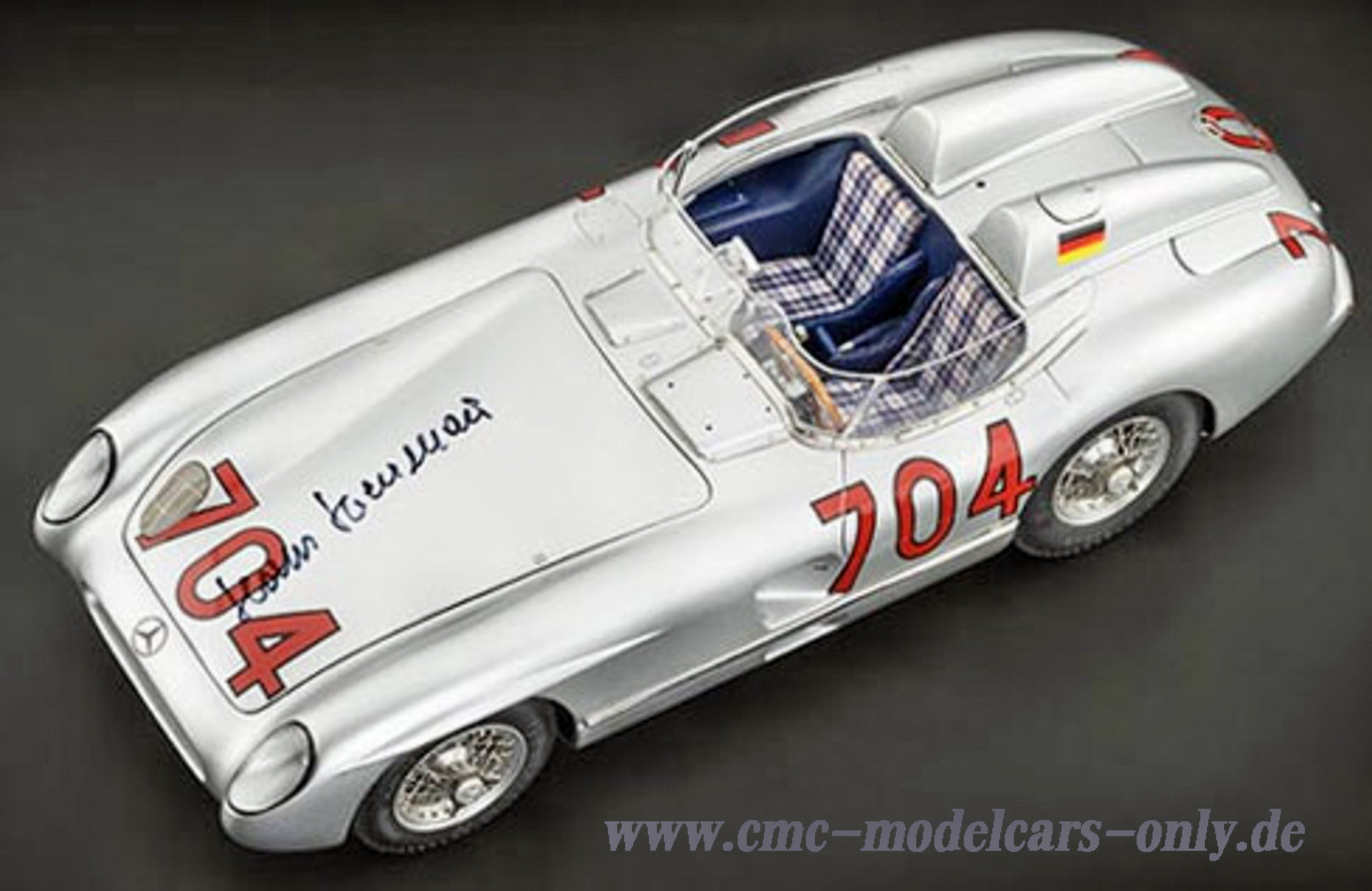 Mercedes-Benz 300 SLR #704 Hans Herrmann Signatur Edition CMC M-124