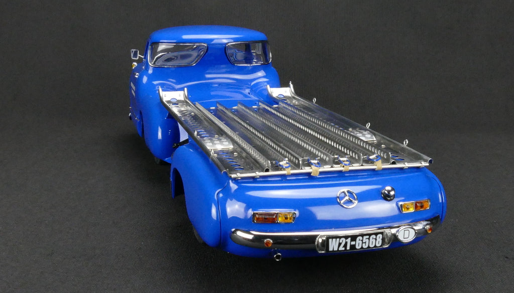 1:18 Mercedes-Benz Renntransporter "Das blaue Wunder" 1954/55 ÜBERARBEITETE VERSION CMC M-143 -pre-owned-