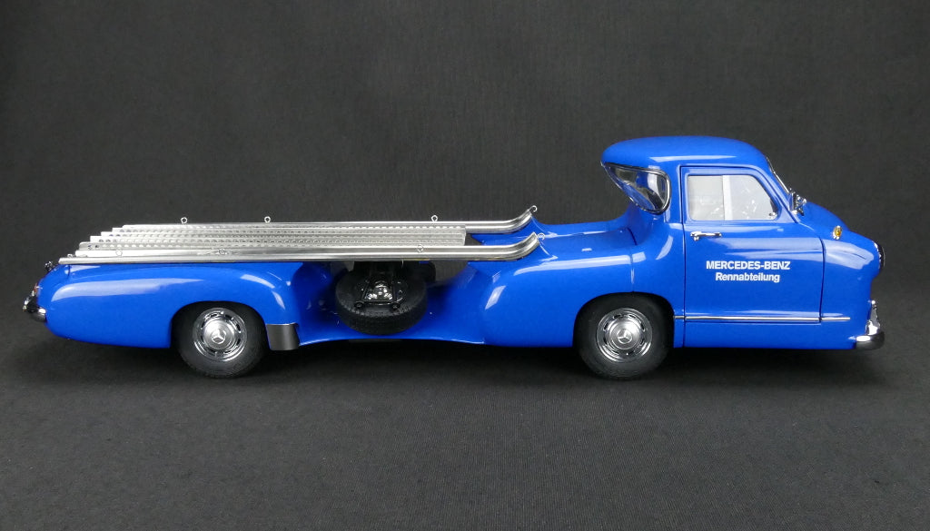 1:18 Mercedes-Benz Renntransporter "Das blaue Wunder" 1954/55 ÜBERARBEITETE VERSION CMC M-143 -pre-owned-