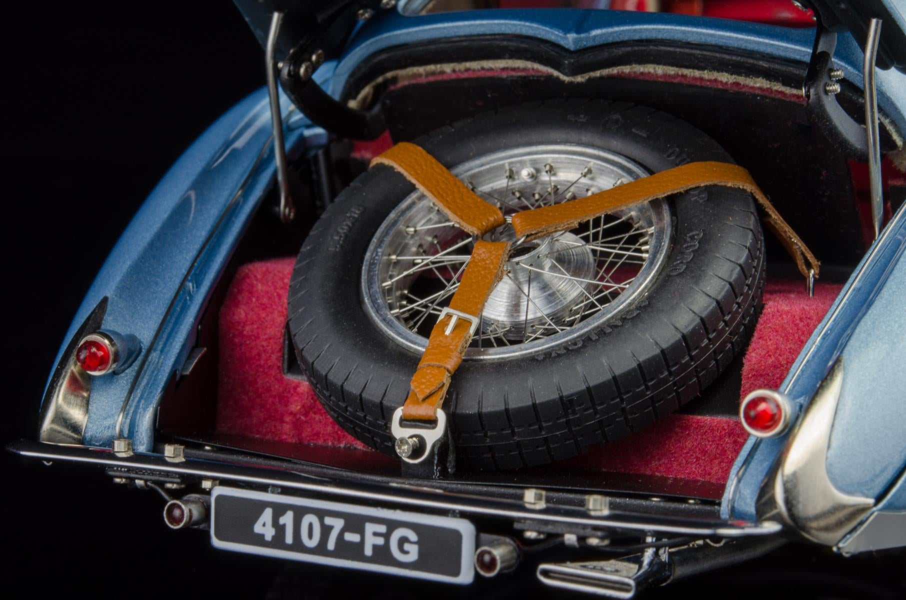 1/18 Talbot-Lago Coupé Typ 150 C-SS Figoni & Falaschi "Teardrop" CMC M-145