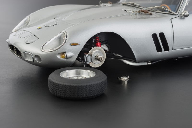 CMC Ferrari 250 GTO 1962 SILBER CMC M-151